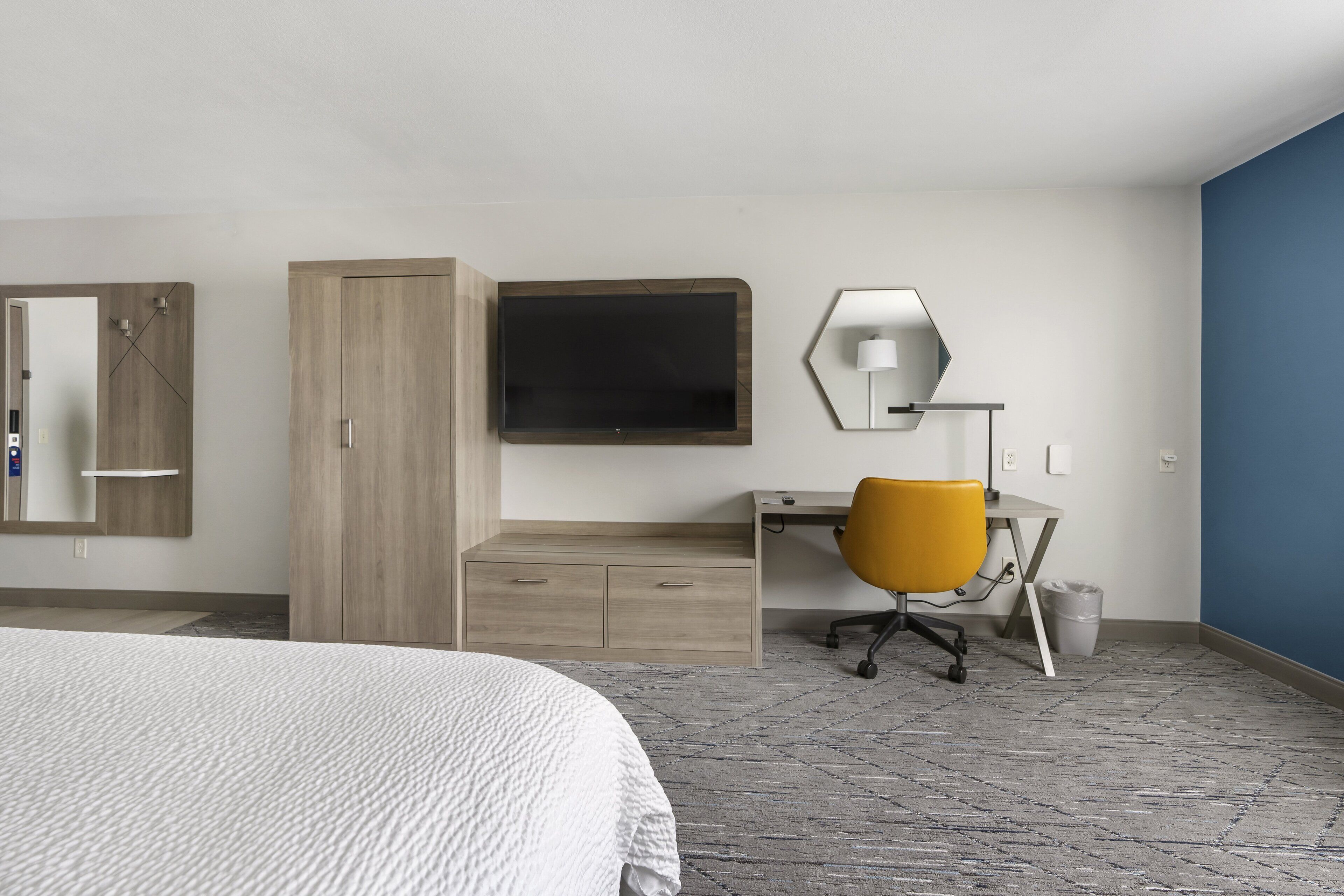Holiday Inn Express Hotel & Suites Peru - Lasalle Area