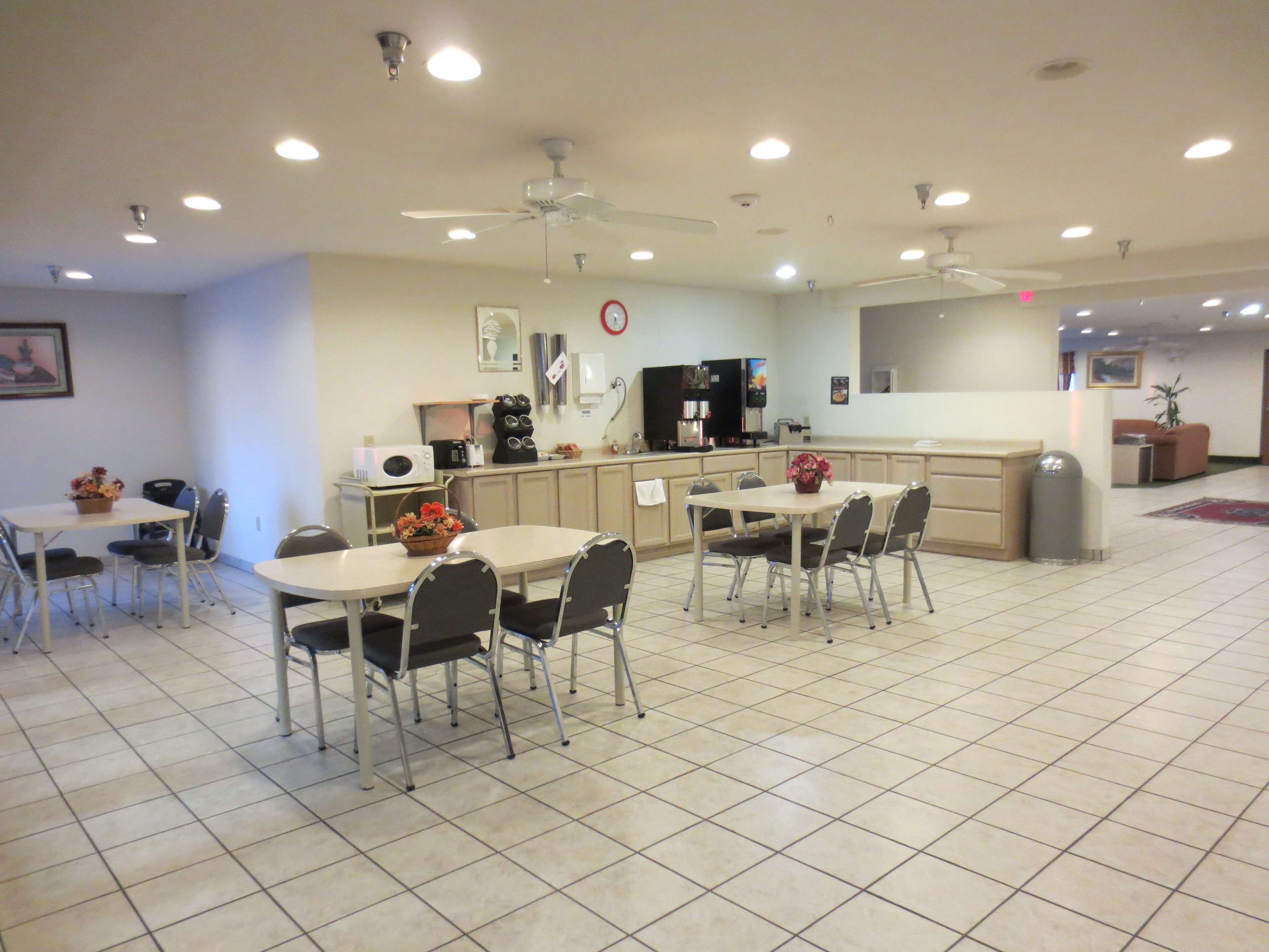 Americas Best Value Inn and Suites