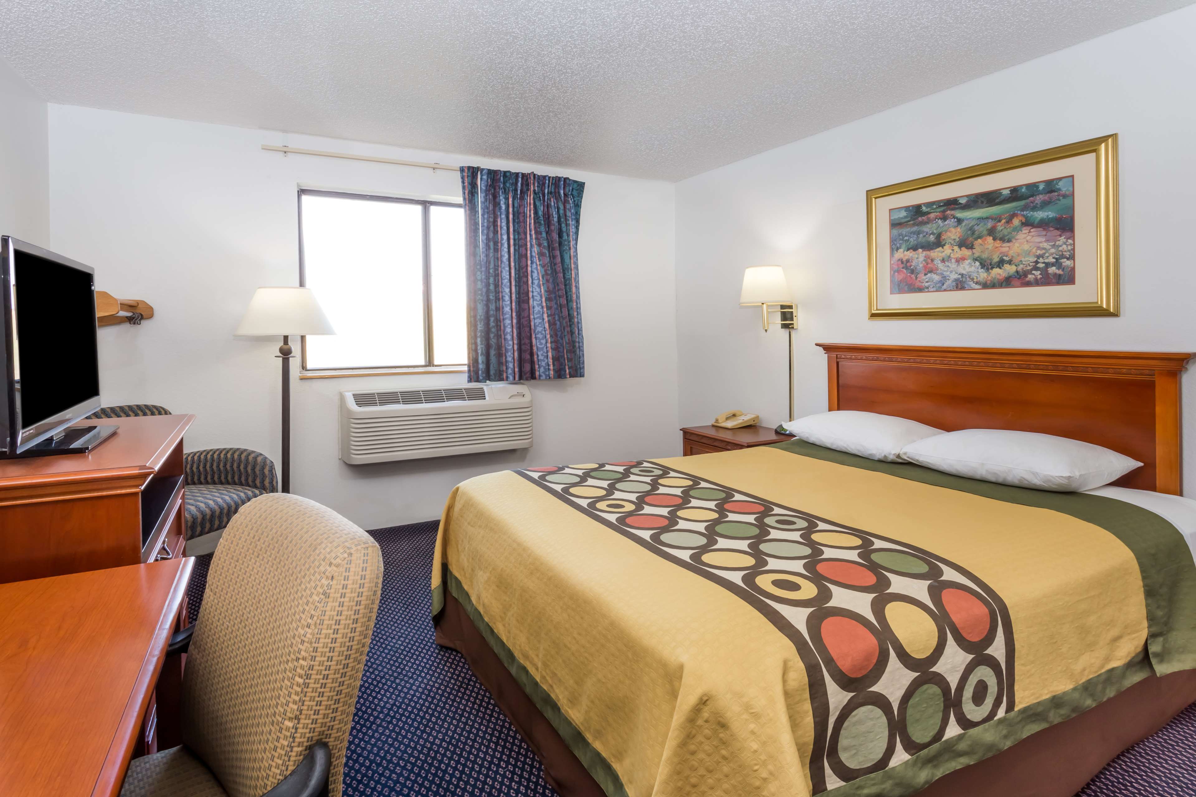 Super 8 by Wyndham Pontiac