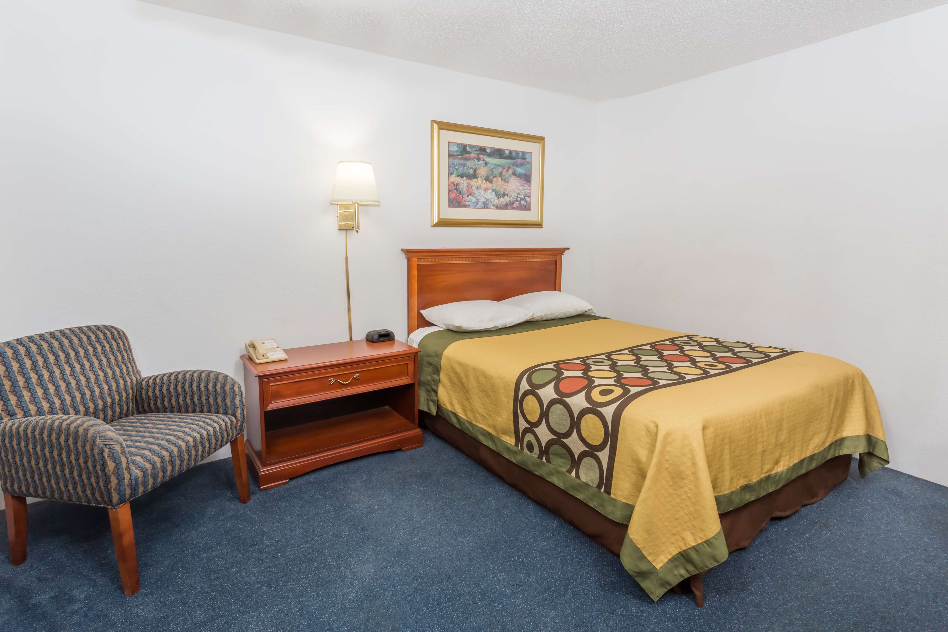 Super 8 by Wyndham Pontiac