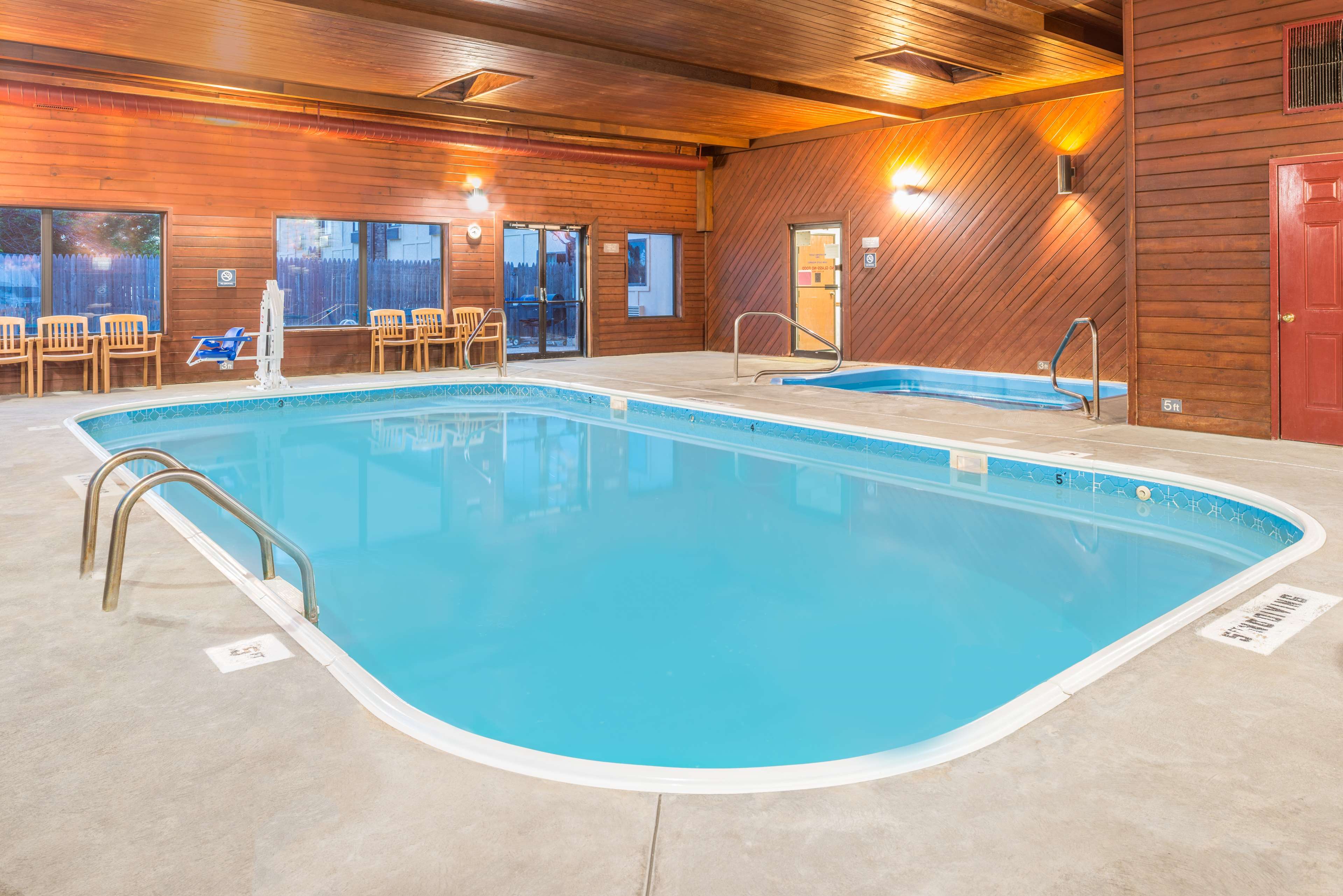 Days Inn by Wyndham Pontoon Beach