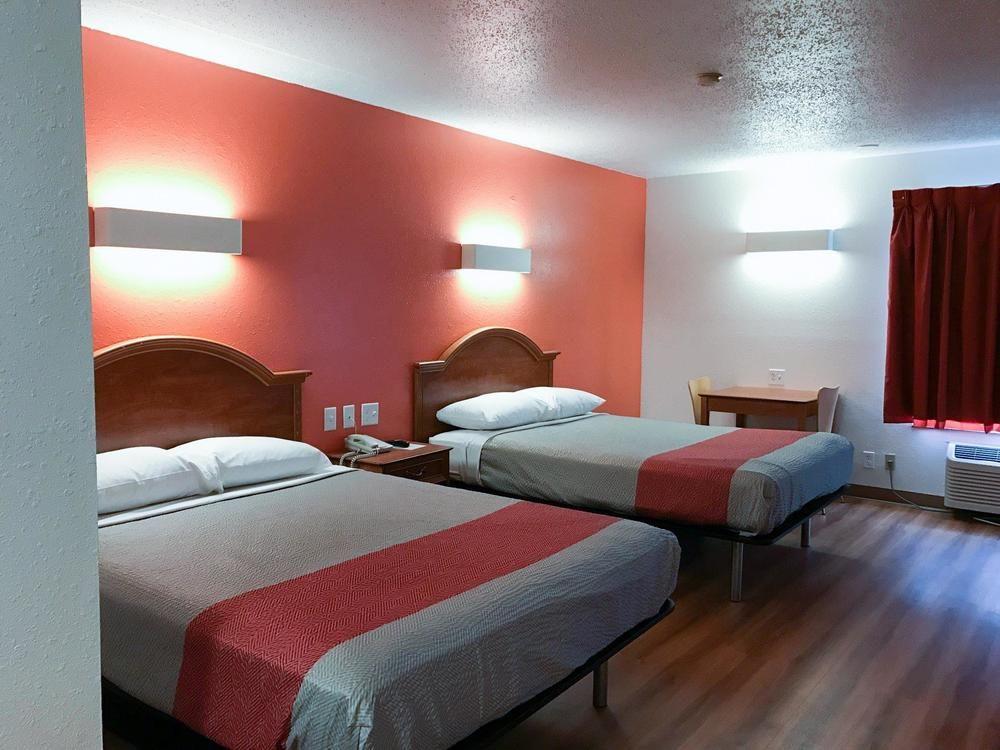 Red Lion Inn & Suites Pontoon Beach
