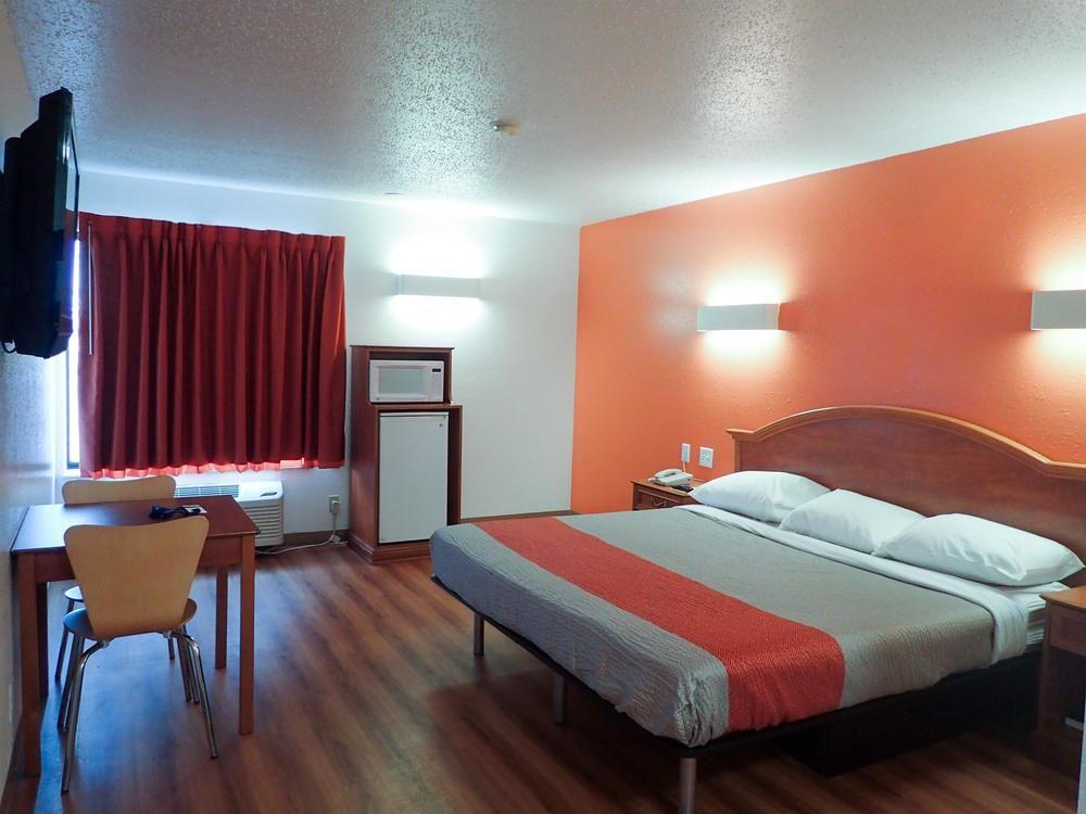 Red Lion Inn & Suites Pontoon Beach