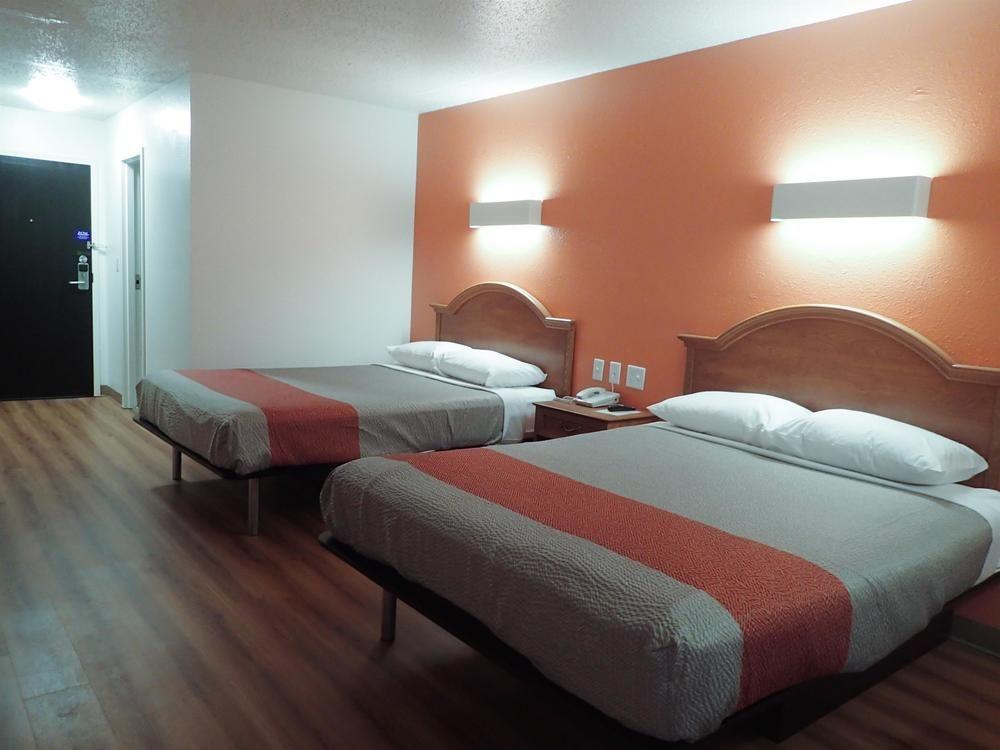 Red Lion Inn & Suites Pontoon Beach