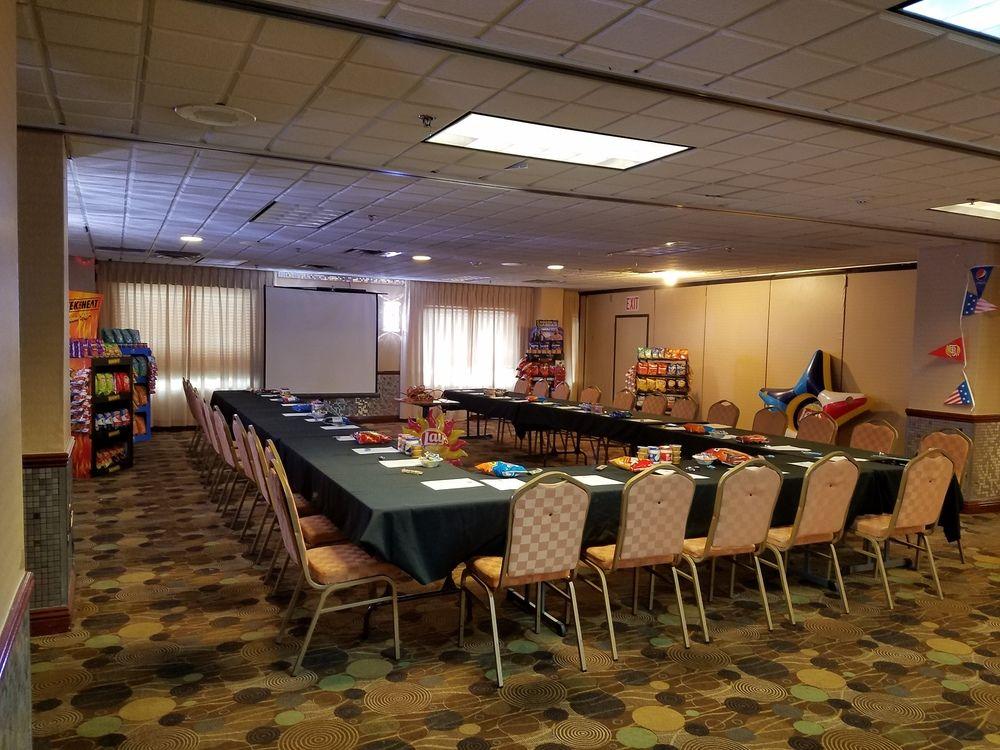 Holiday Inn Express & Suites Prospect Heights