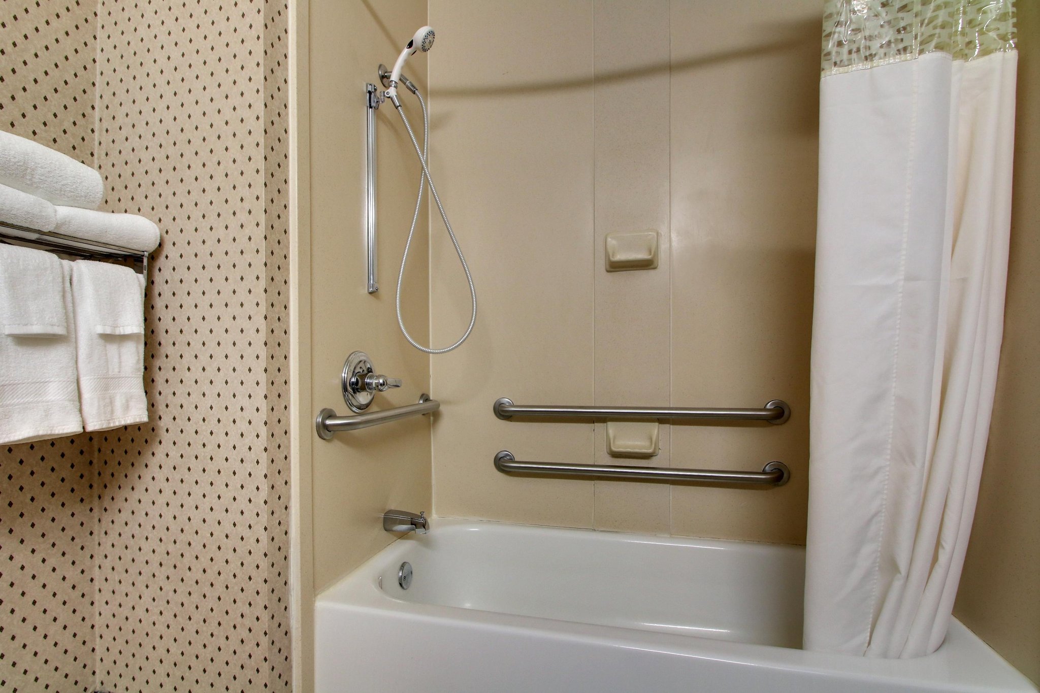 Quality Inn & Suites Quincy - Downtown