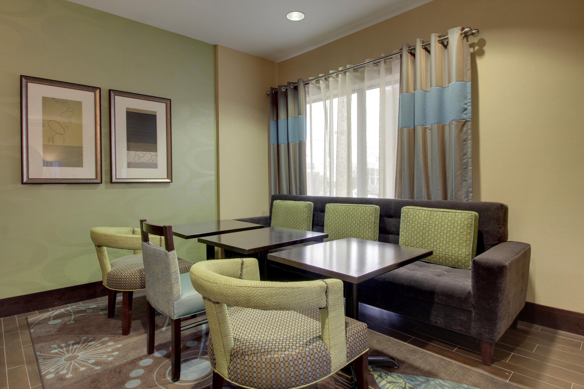 Quality Inn & Suites Quincy - Downtown