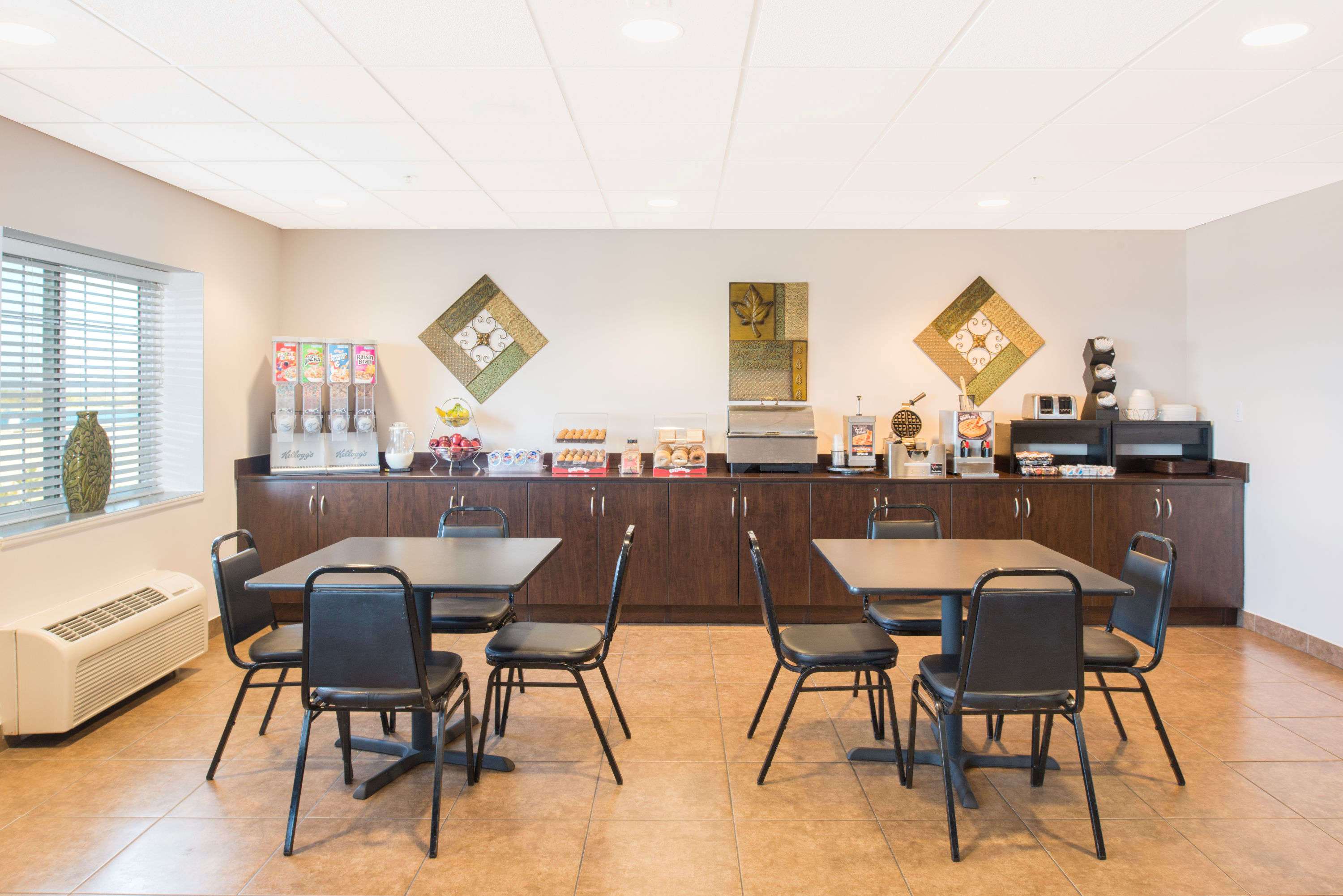 Microtel Inn & Suites by Wyndham Quincy