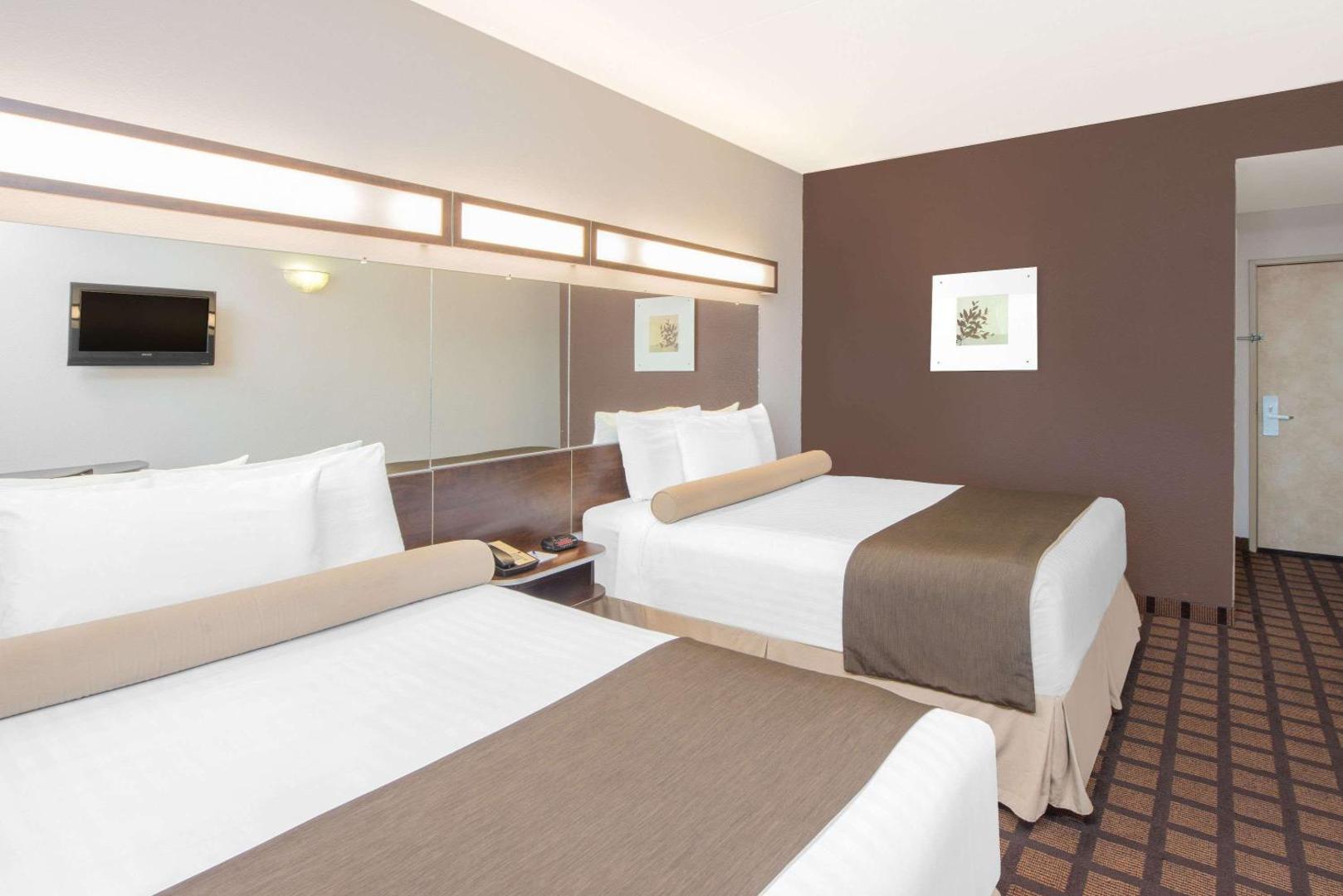 Microtel Inn & Suites by Wyndham Quincy