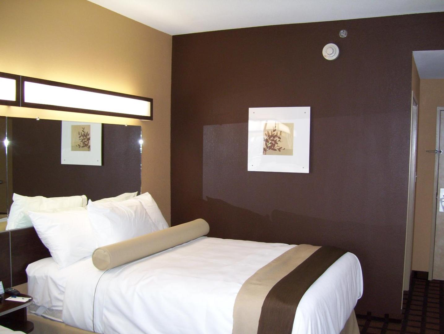 Microtel Inn & Suites by Wyndham Quincy