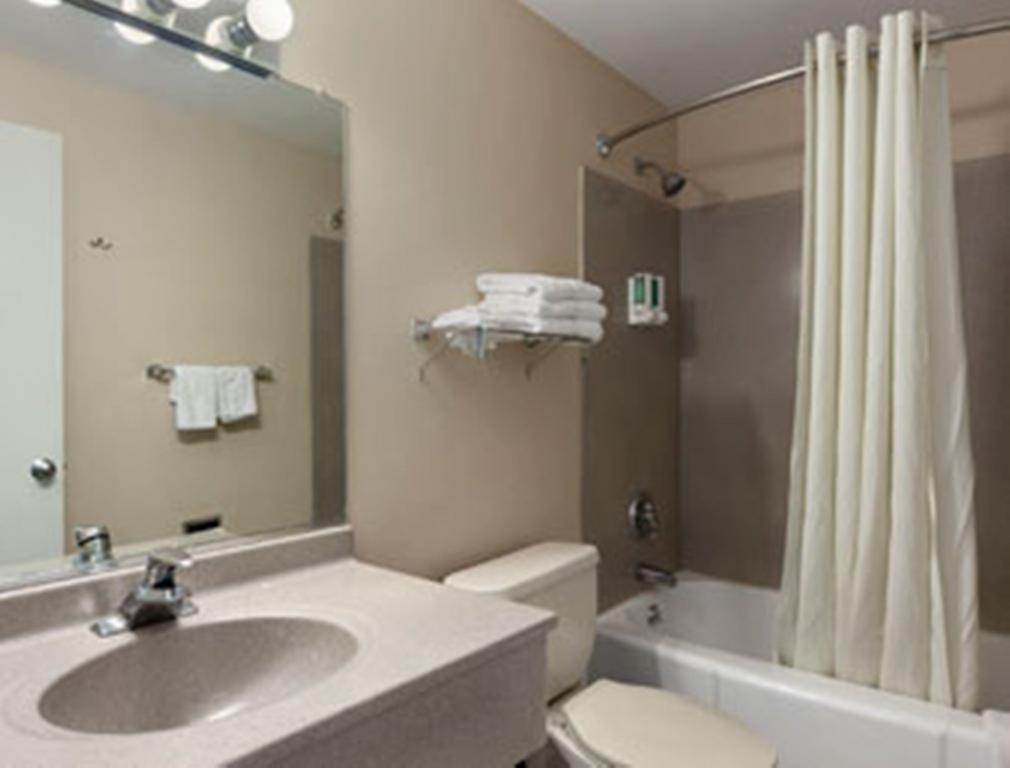 Super 8 by Wyndham Chicago/Rosemont/O'Hare/SE