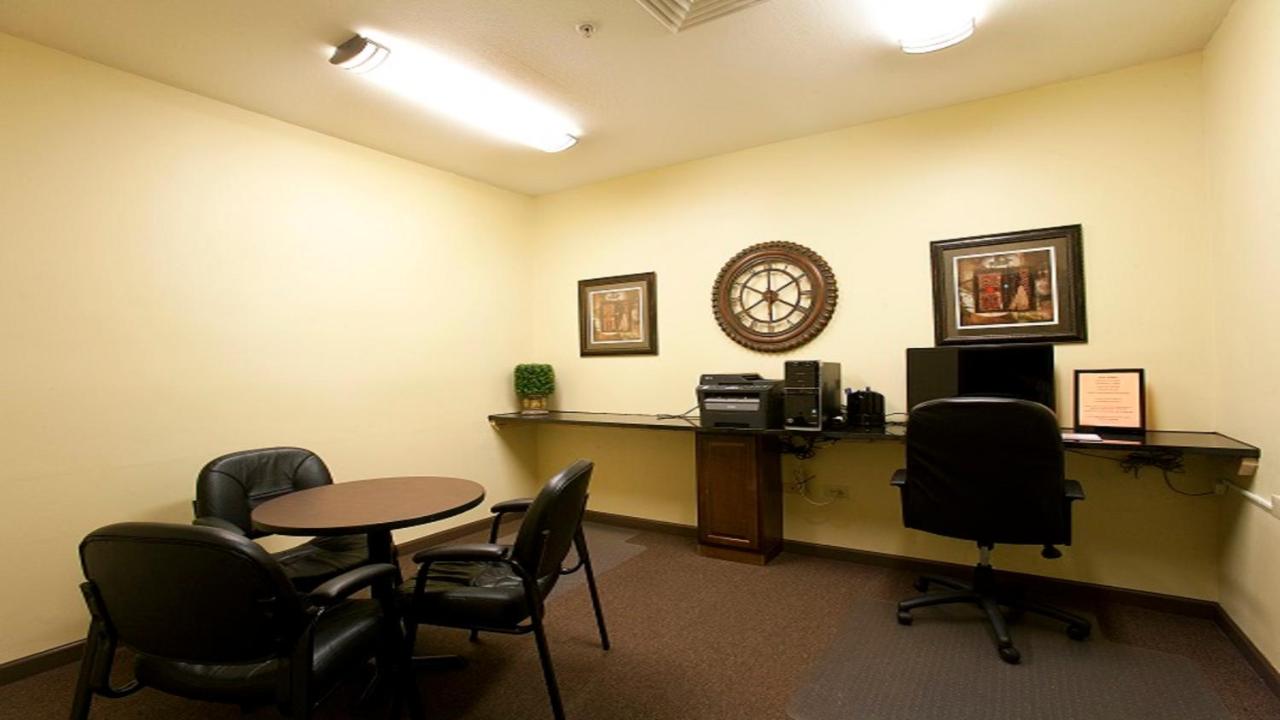 Holiday Inn Express Hotel & Suites Chicago Deerfie / Lincolnshire