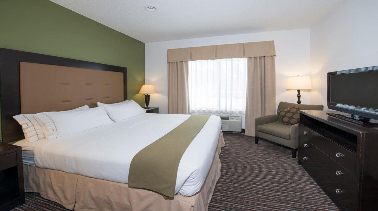 Holiday Inn Express Hotel & Suites Chicago Deerfie / Lincolnshire