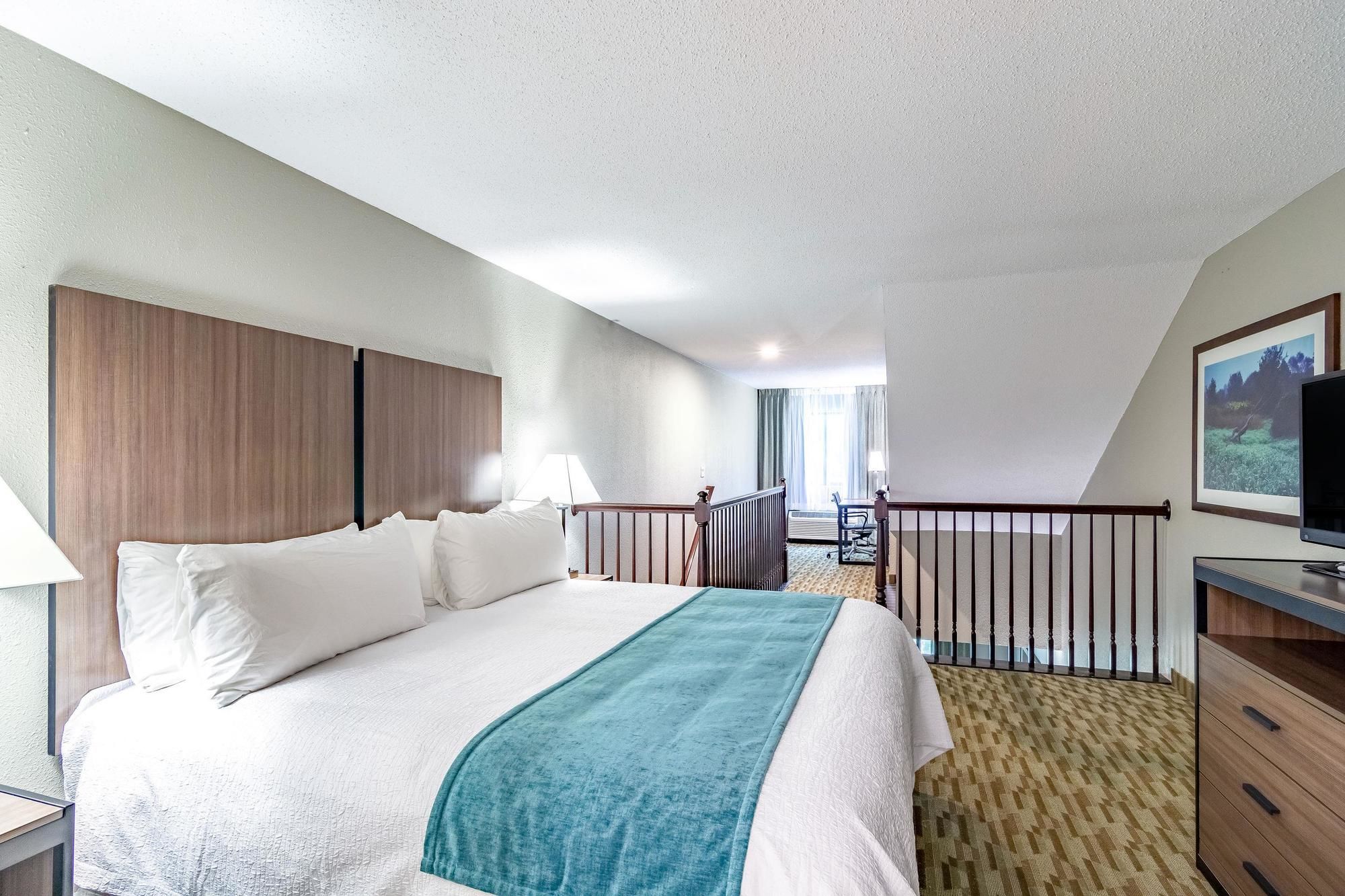 Riverview Inn & Suites, Ascend Hotel Collection