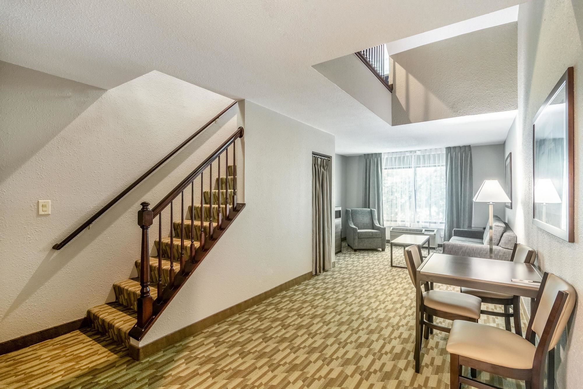 Riverview Inn & Suites, Ascend Hotel Collection