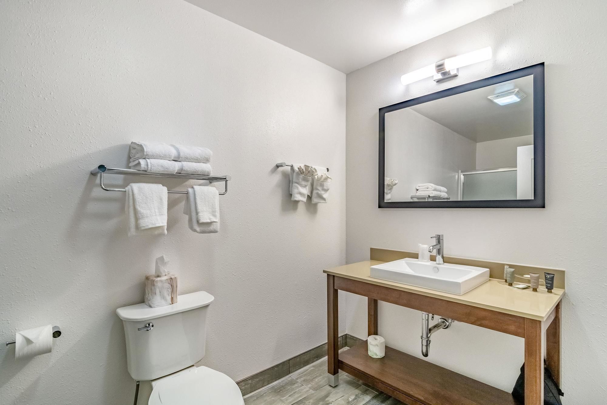 Riverview Inn & Suites, Ascend Hotel Collection
