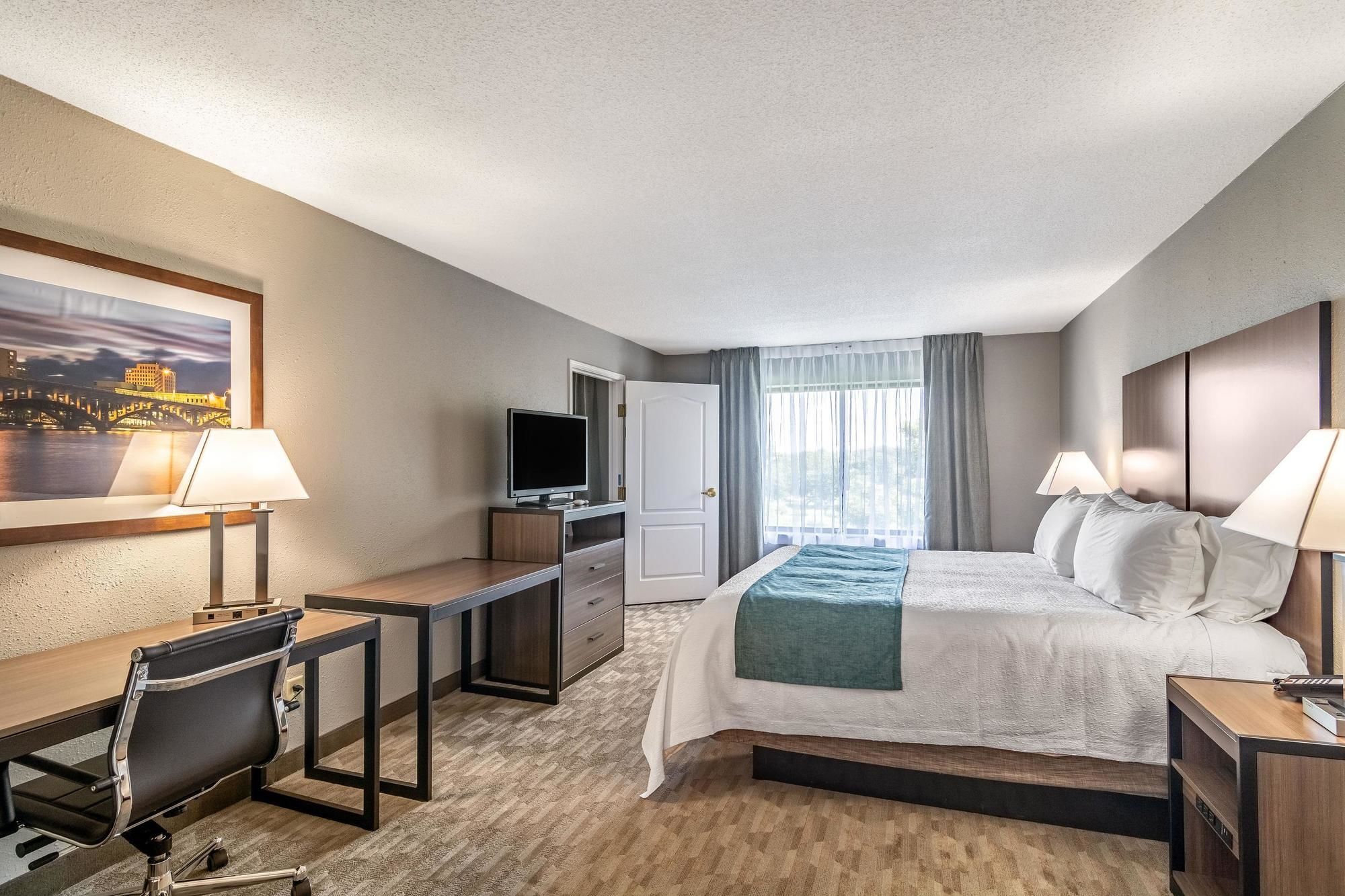 Riverview Inn & Suites, Ascend Hotel Collection