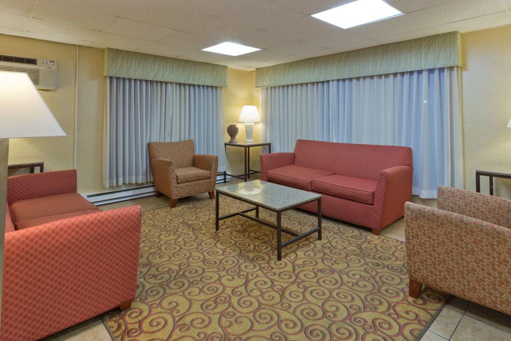 Days Inn by Wyndham Rockford