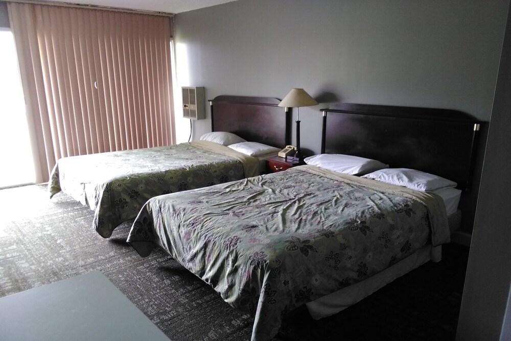 Hotel at Chicago Rockford International Airport by OYO Rooms