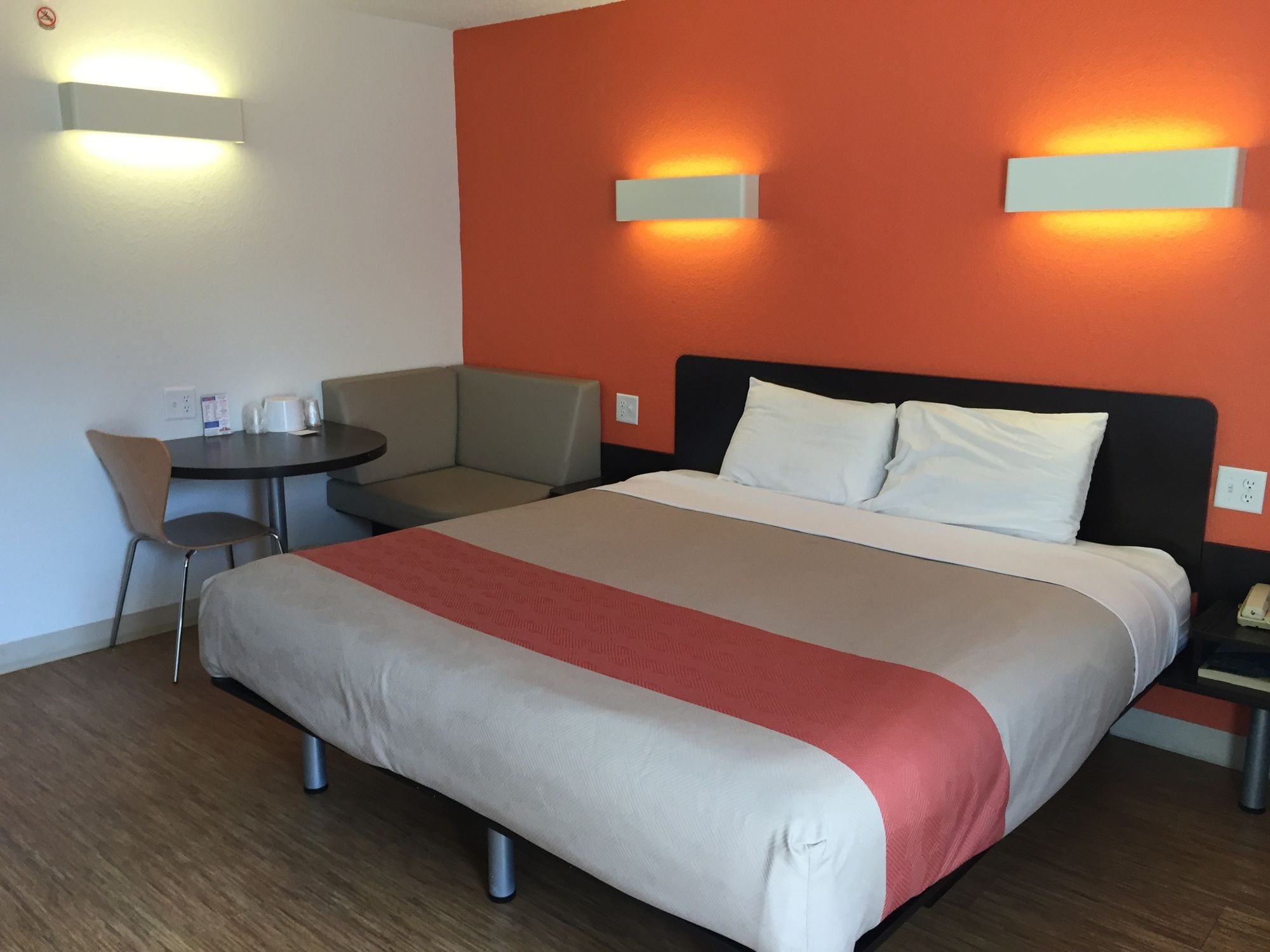 Econo Lodge