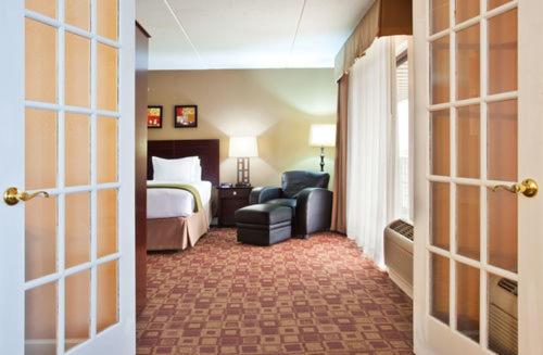 Holiday Inn Express Rolling Meadows - Schaumburg Area