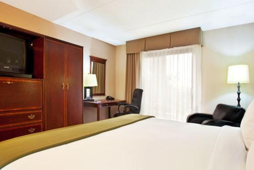Holiday Inn Express Rolling Meadows - Schaumburg Area