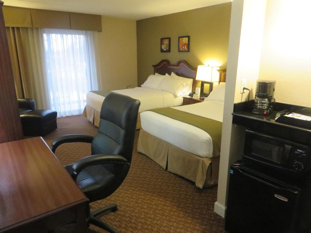 Holiday Inn Express Rolling Meadows - Schaumburg Area