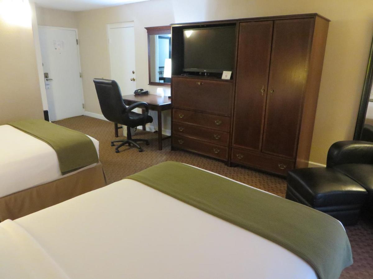 Holiday Inn Express Rolling Meadows - Schaumburg Area