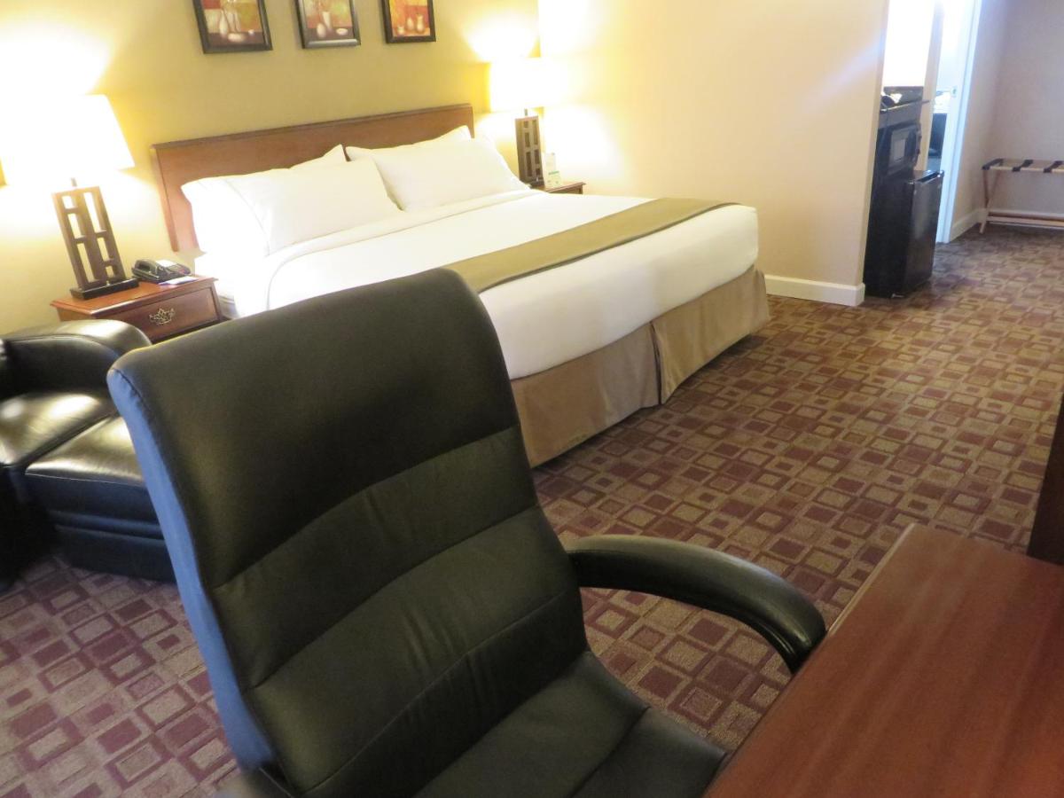 Holiday Inn Express Rolling Meadows - Schaumburg Area