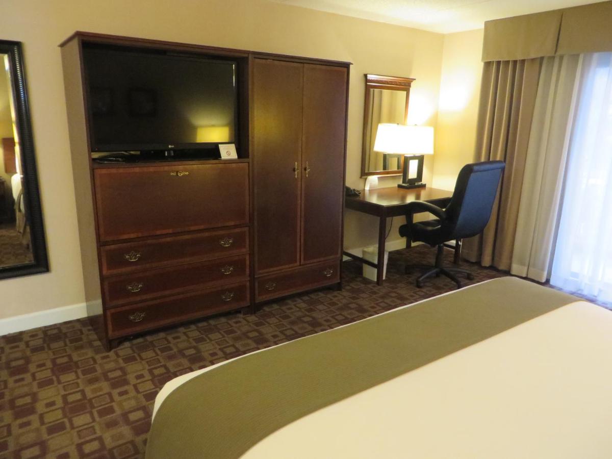 Holiday Inn Express Rolling Meadows - Schaumburg Area