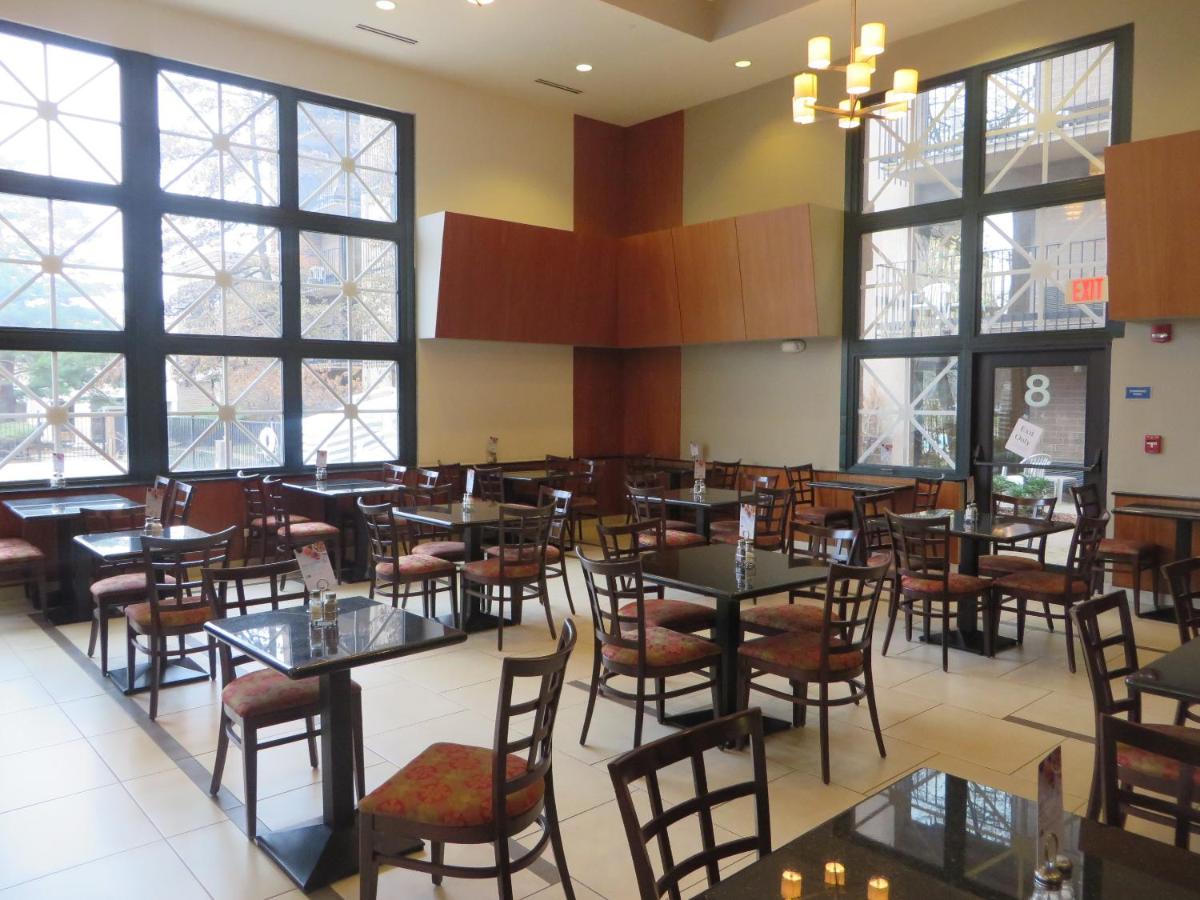 Holiday Inn Express Rolling Meadows - Schaumburg Area