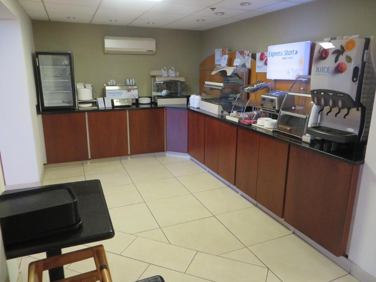 Holiday Inn Express Rolling Meadows - Schaumburg Area