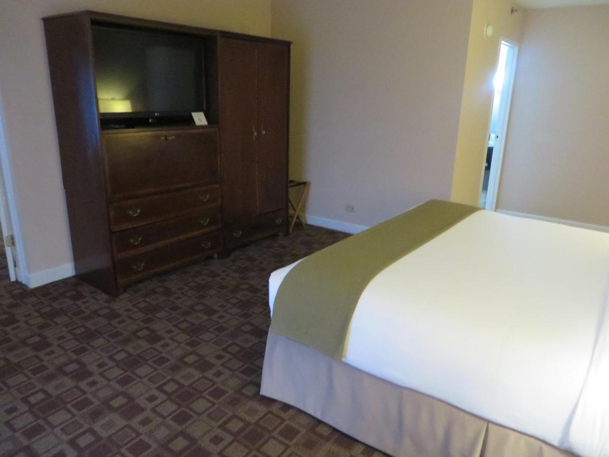 Holiday Inn Express Rolling Meadows - Schaumburg Area