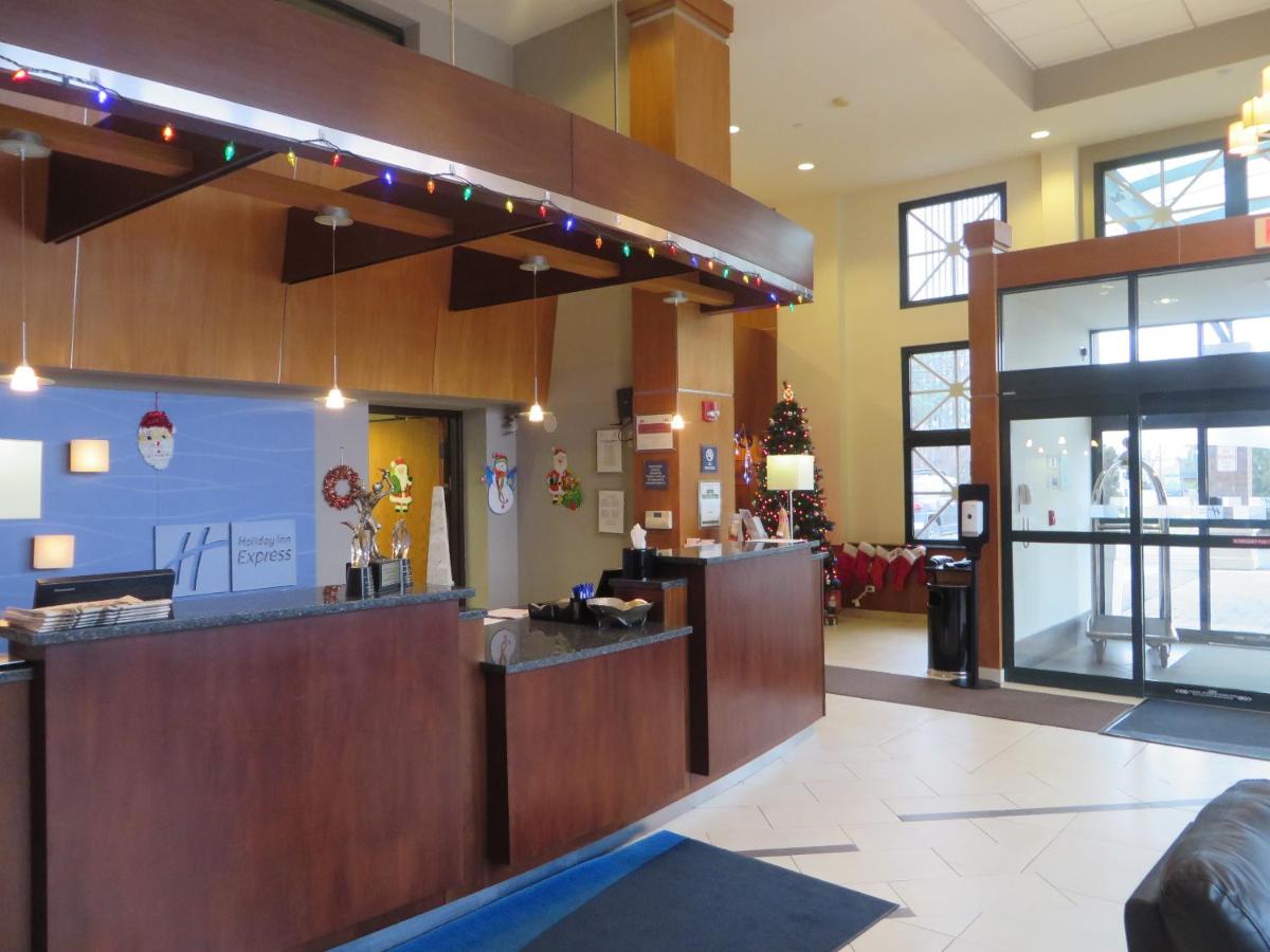 Holiday Inn Express Rolling Meadows - Schaumburg Area