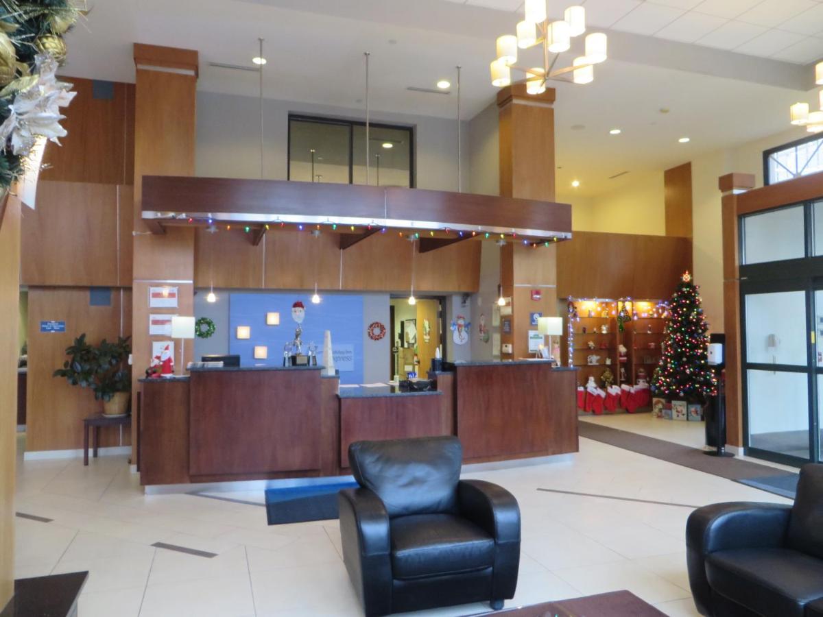 Holiday Inn Express Rolling Meadows - Schaumburg Area