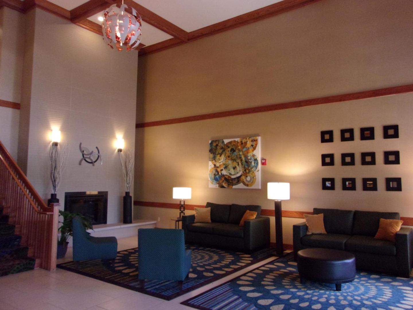 Holiday Inn Express & Suites Chicago West-Roselle