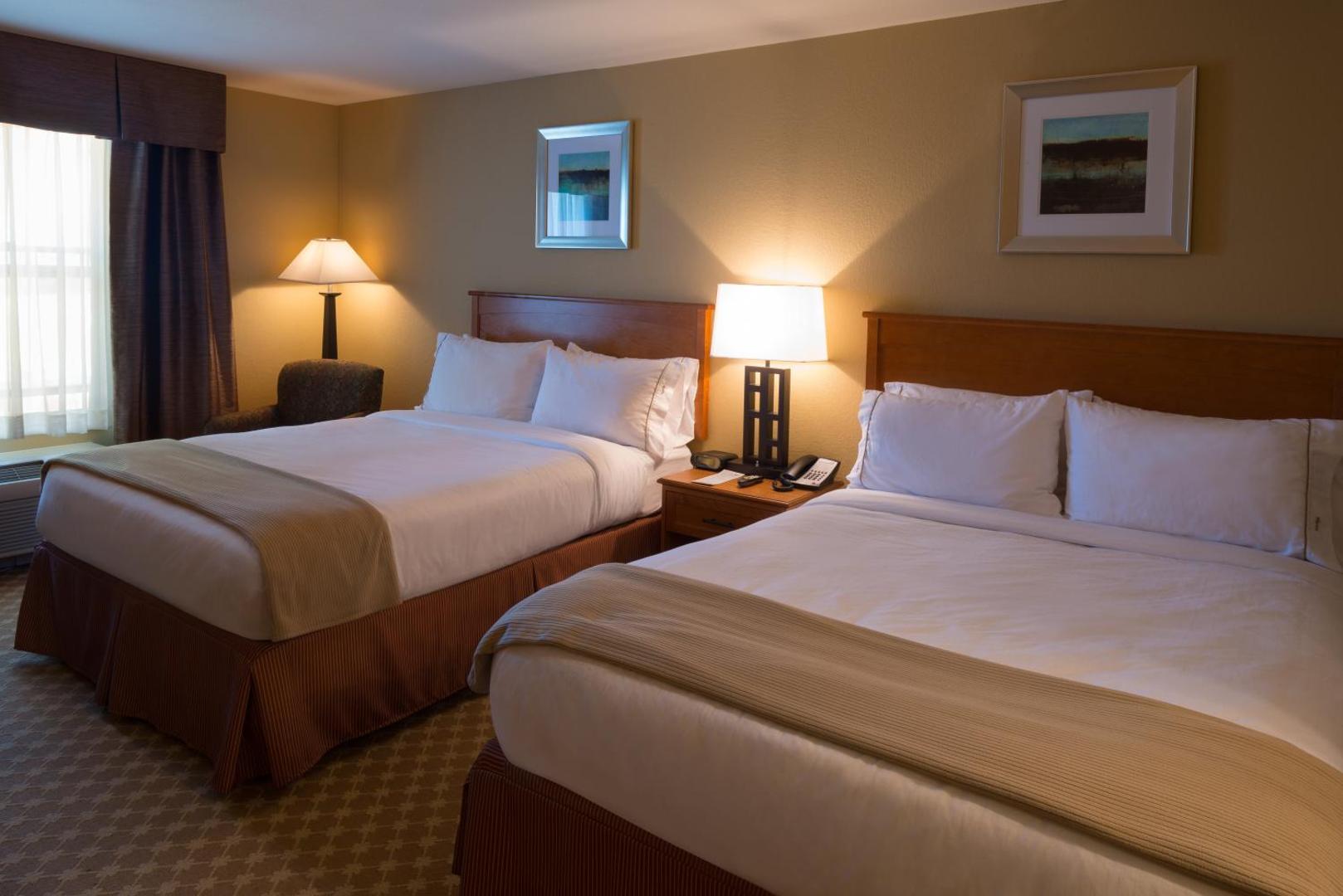 Holiday Inn Express & Suites Chicago West-Roselle