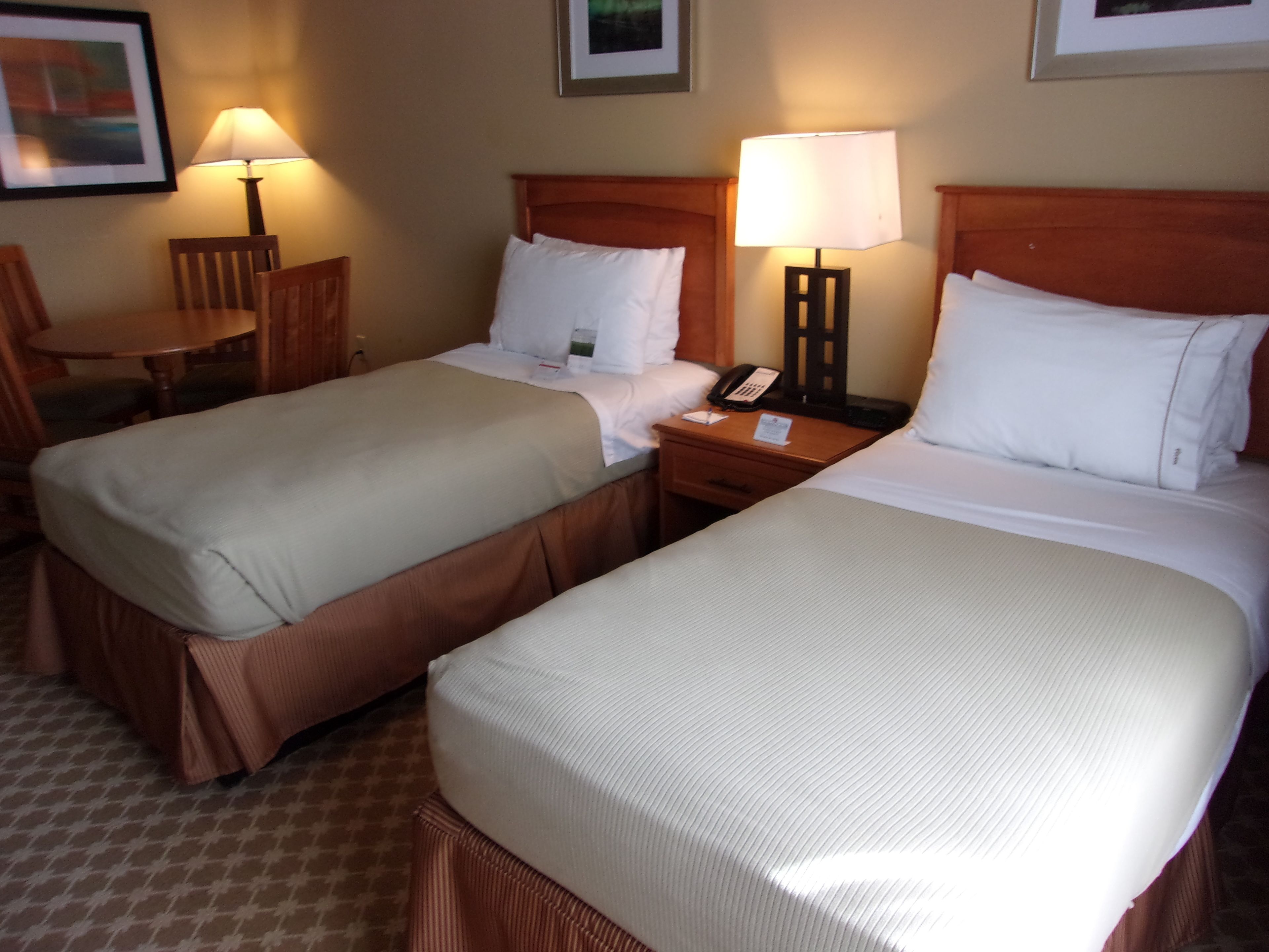 Holiday Inn Express & Suites Chicago West-Roselle