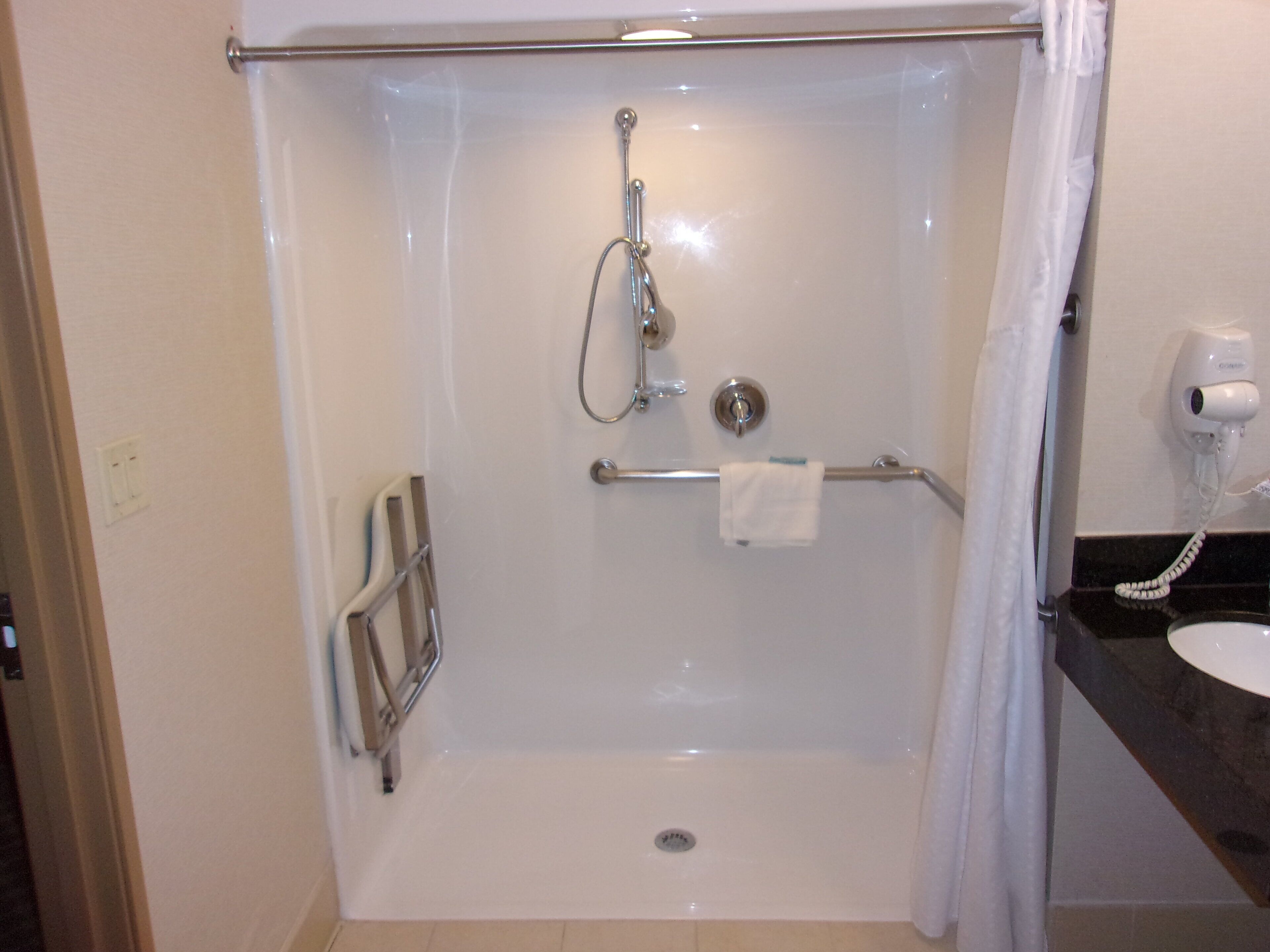 Holiday Inn Express & Suites Chicago West-Roselle