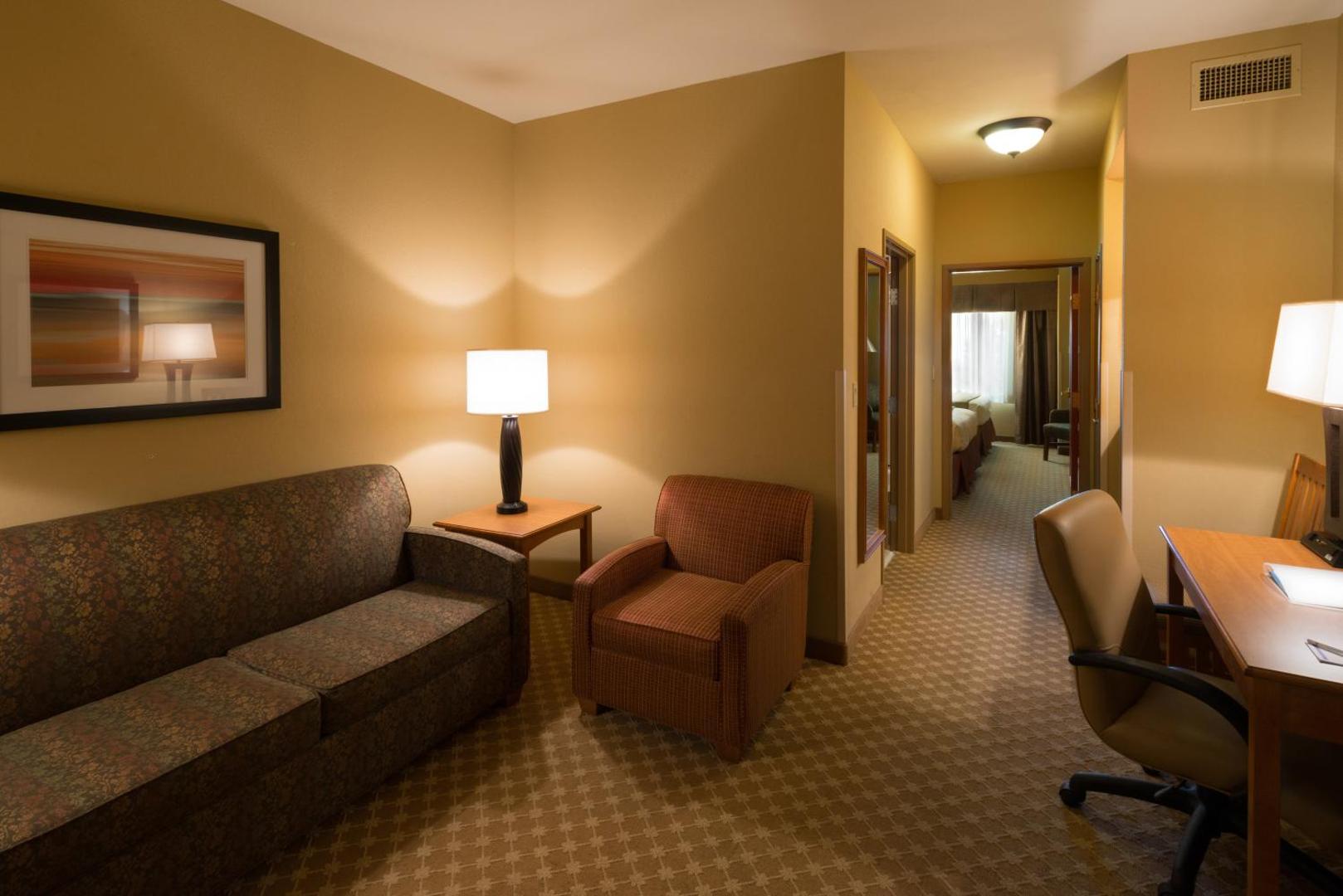 Holiday Inn Express & Suites Chicago West-Roselle