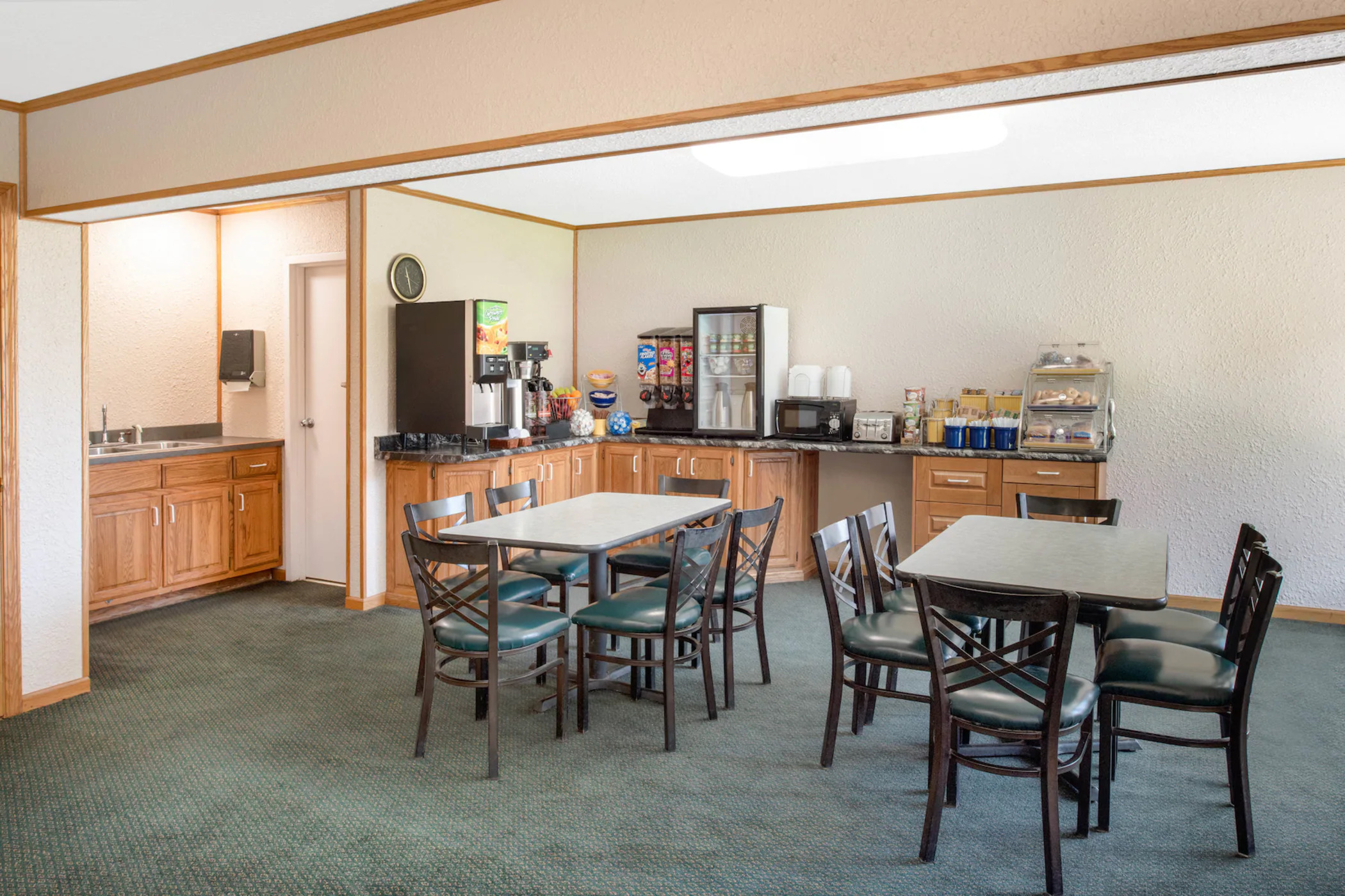 Days Inn by Wyndham Salem