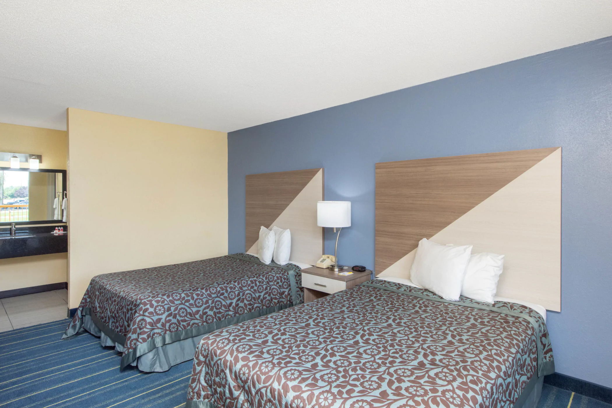 Days Inn by Wyndham Salem