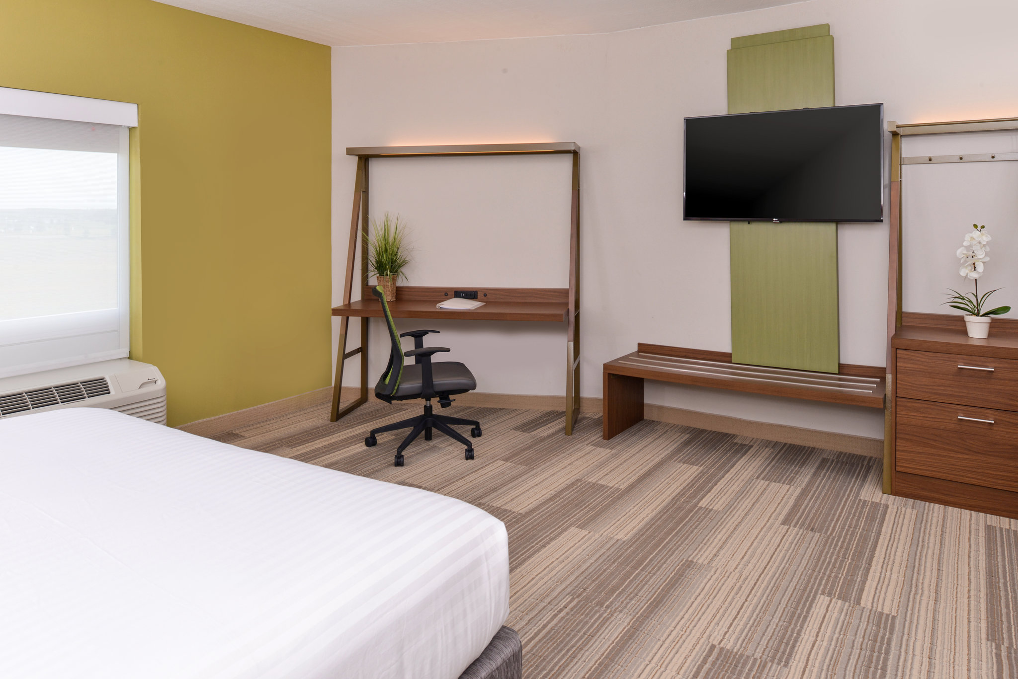 Holiday Inn Express & Suites Salem