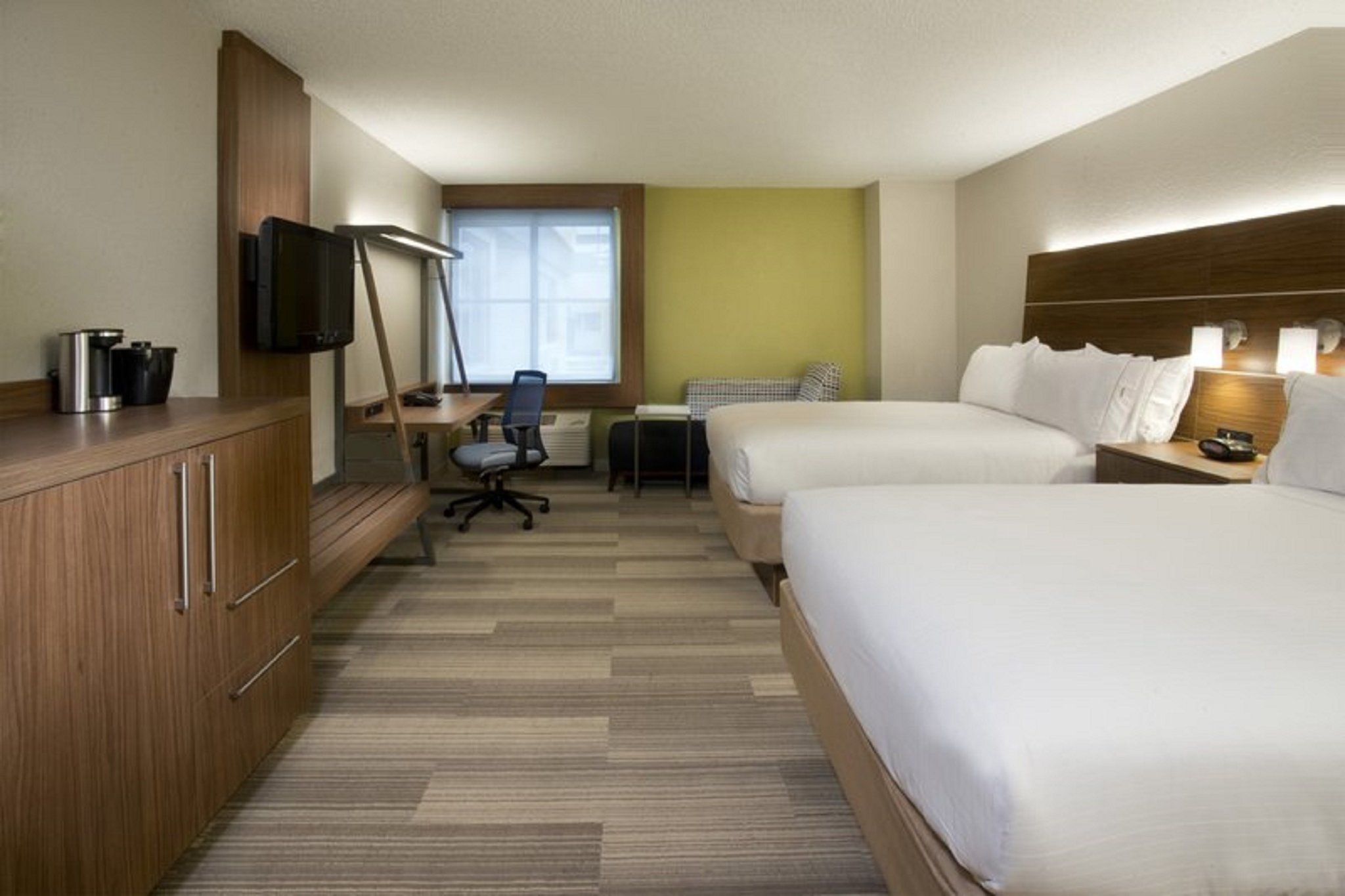 Holiday Inn Express & Suites Salem