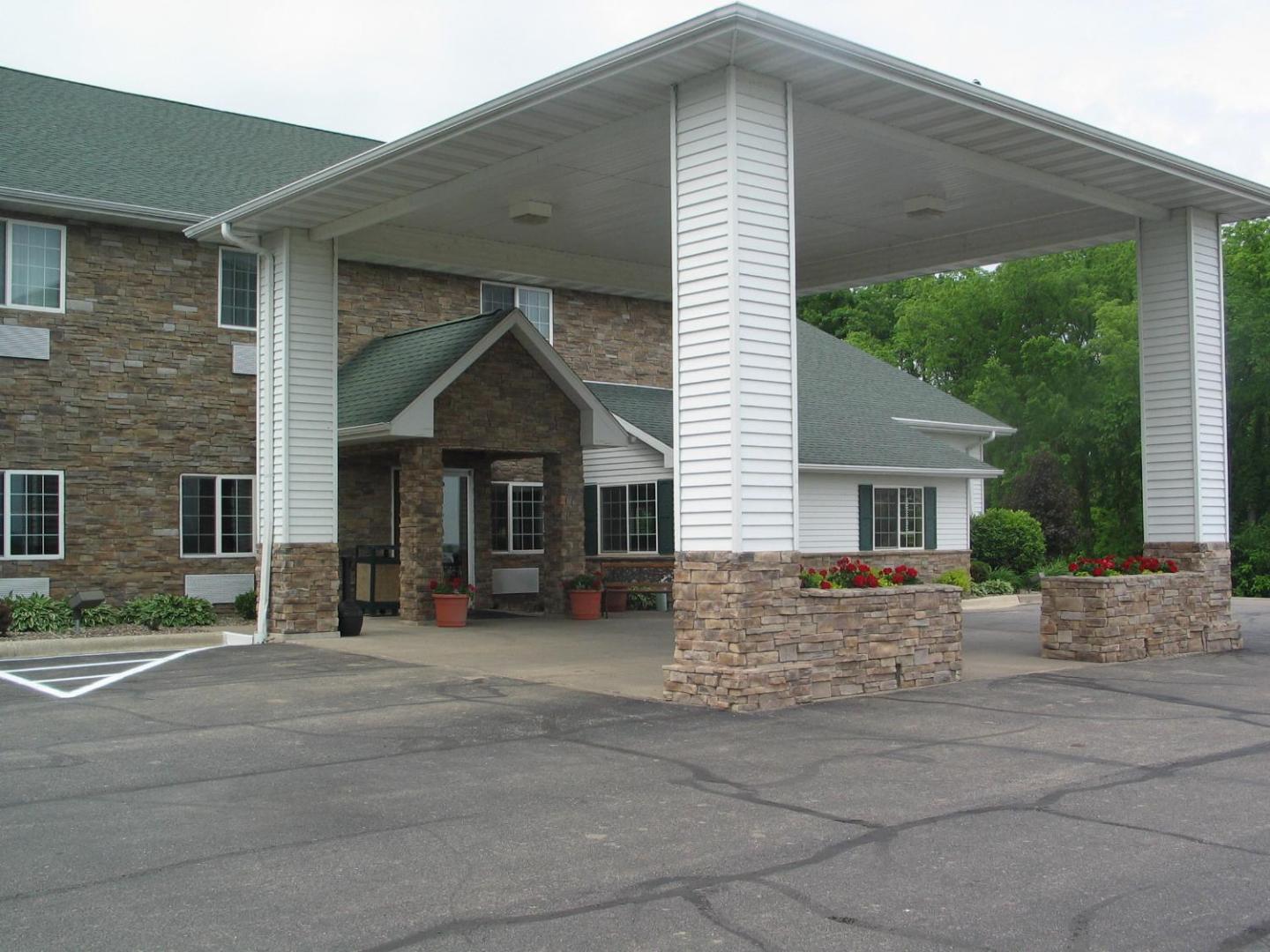 Savanna Inn & Suites
