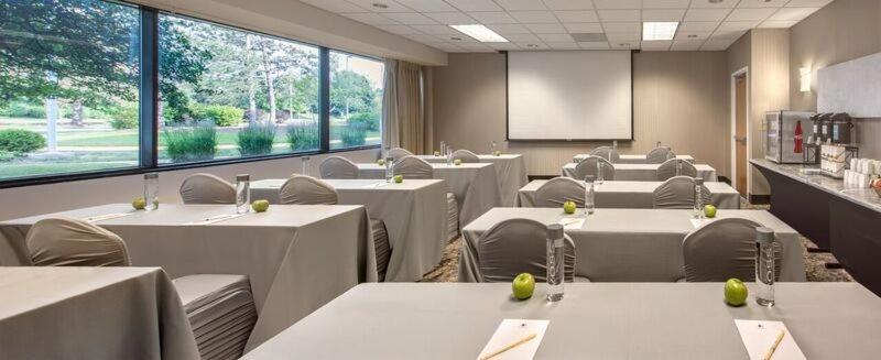 DoubleTree by Hilton Hotel Chicago-Schaumburg