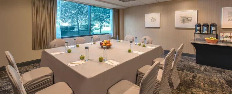 DoubleTree by Hilton Hotel Chicago-Schaumburg