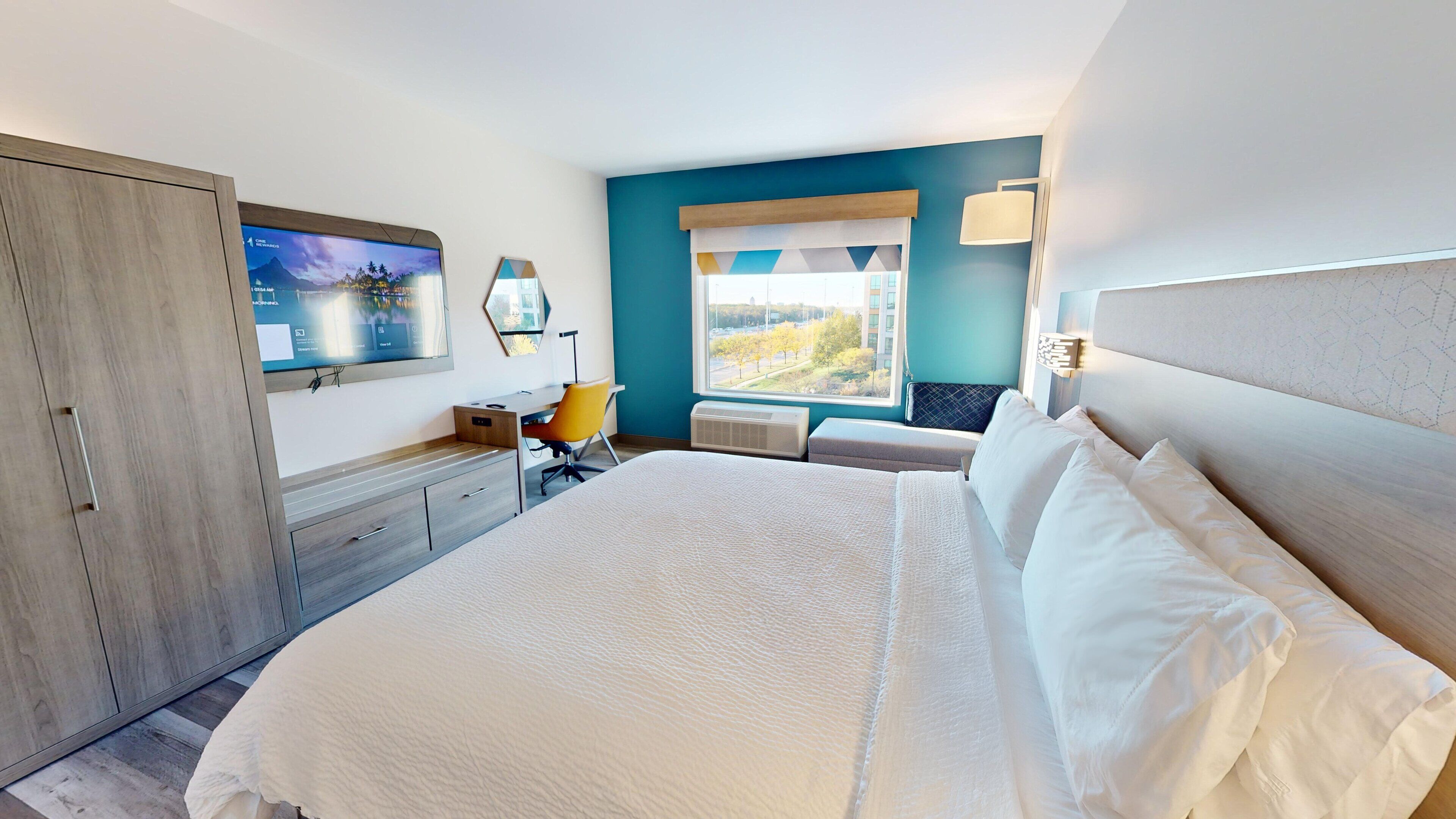 Holiday Inn Express Suites Chicago Schaumburg an IHG Hotel
