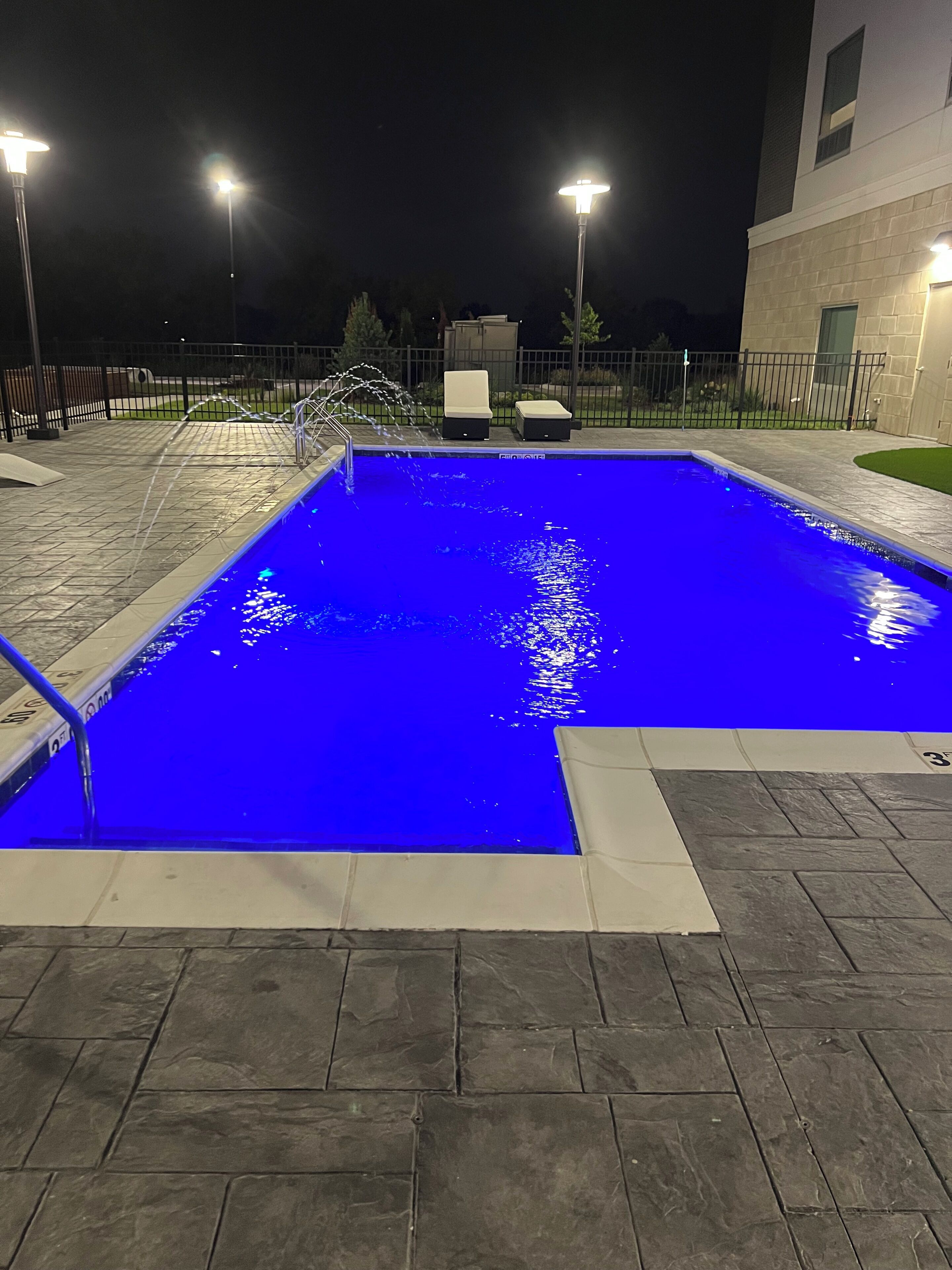 Holiday Inn Express Suites Chicago Schaumburg an IHG Hotel