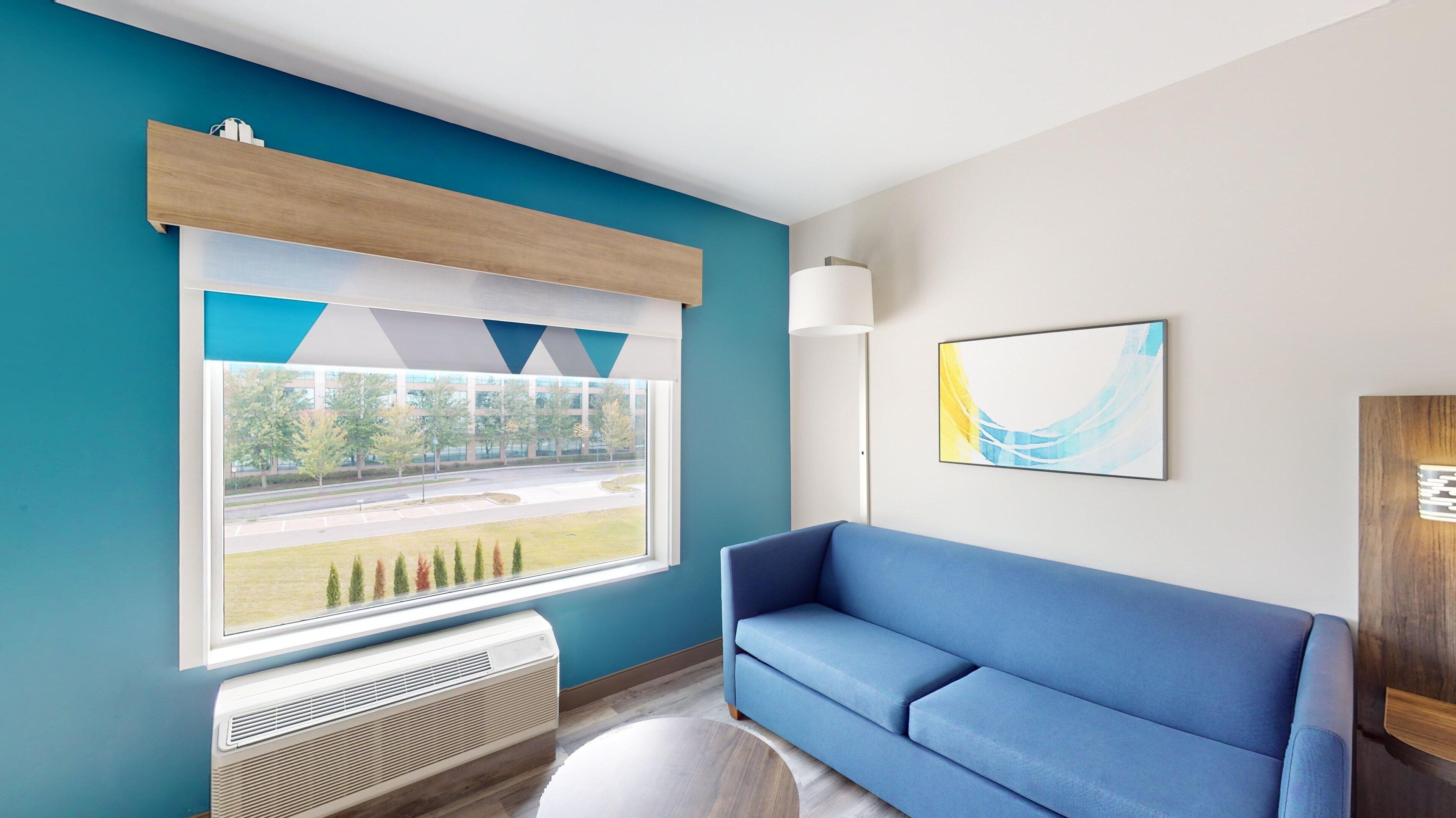 Holiday Inn Express Suites Chicago Schaumburg an IHG Hotel